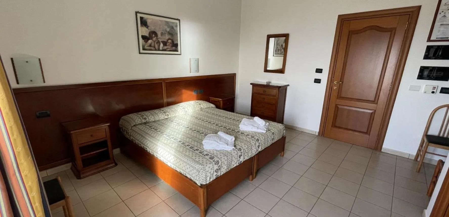 Bed in Hotel dei Bizantini & Villaggio Campo dei Messapi