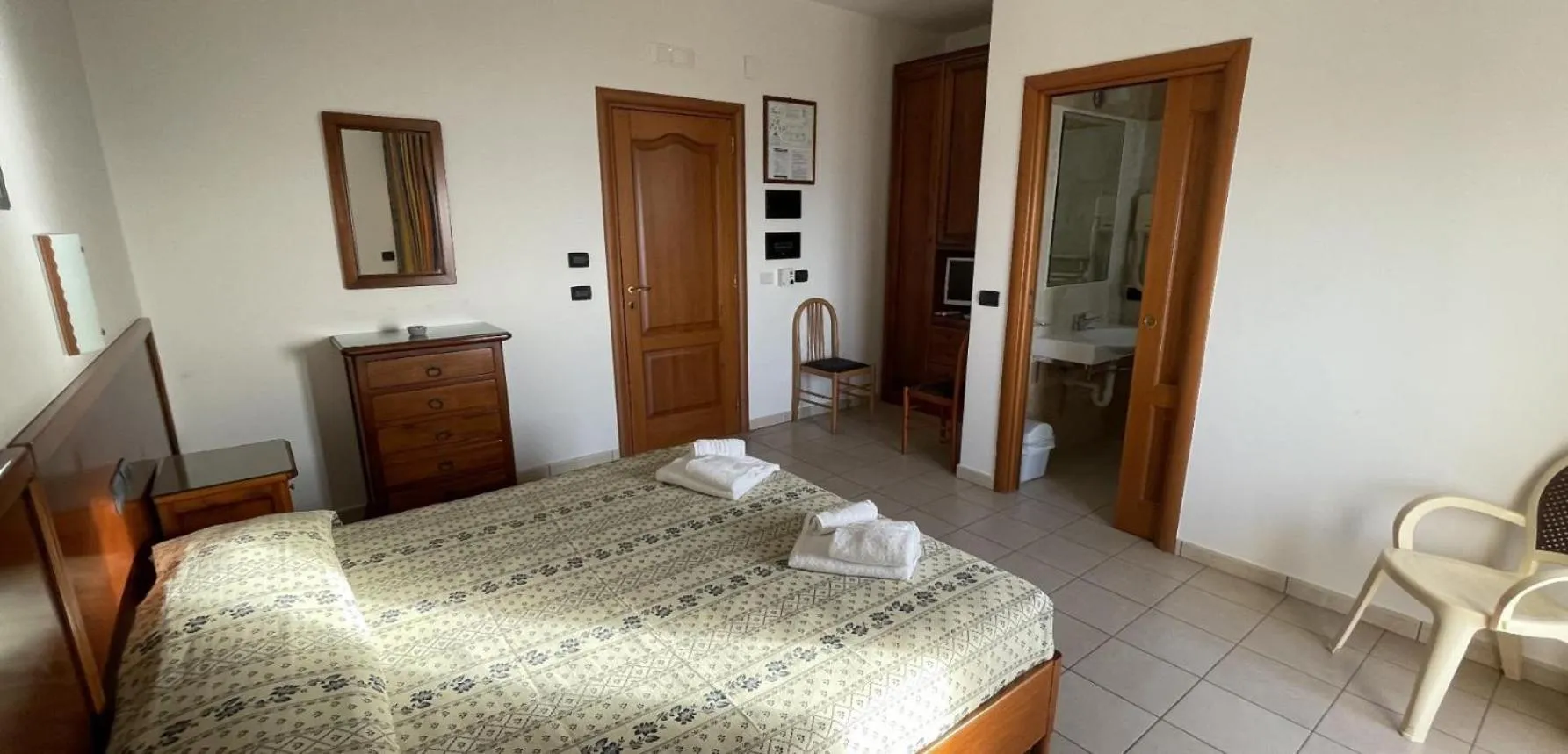 Bed in Hotel dei Bizantini & Villaggio Campo dei Messapi