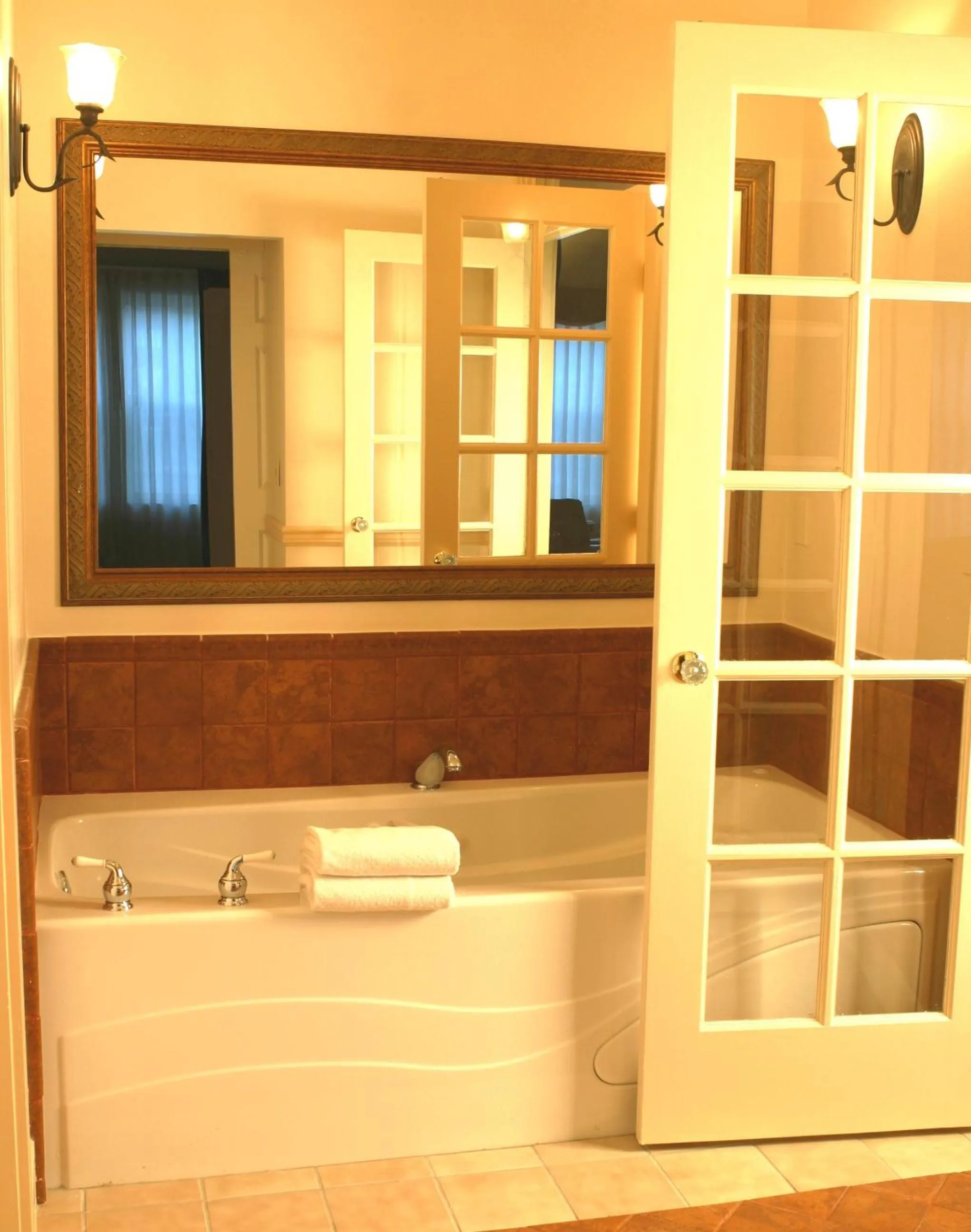 Bathroom in Fairhaven Village Inn