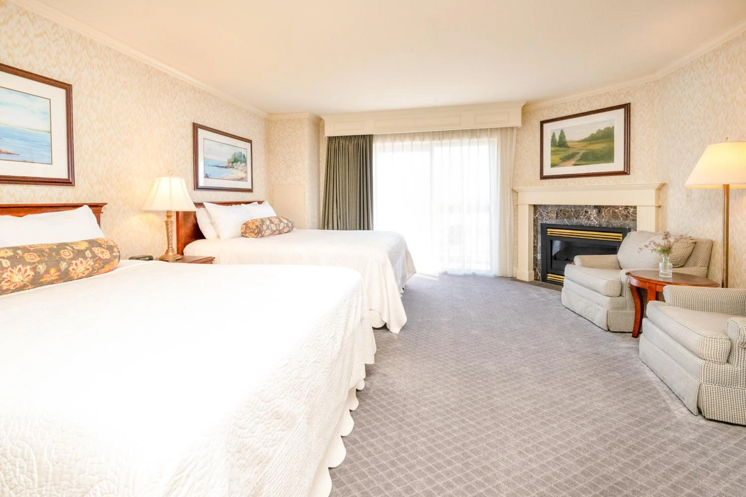 Bedroom, Bed in Fairhaven Village Inn