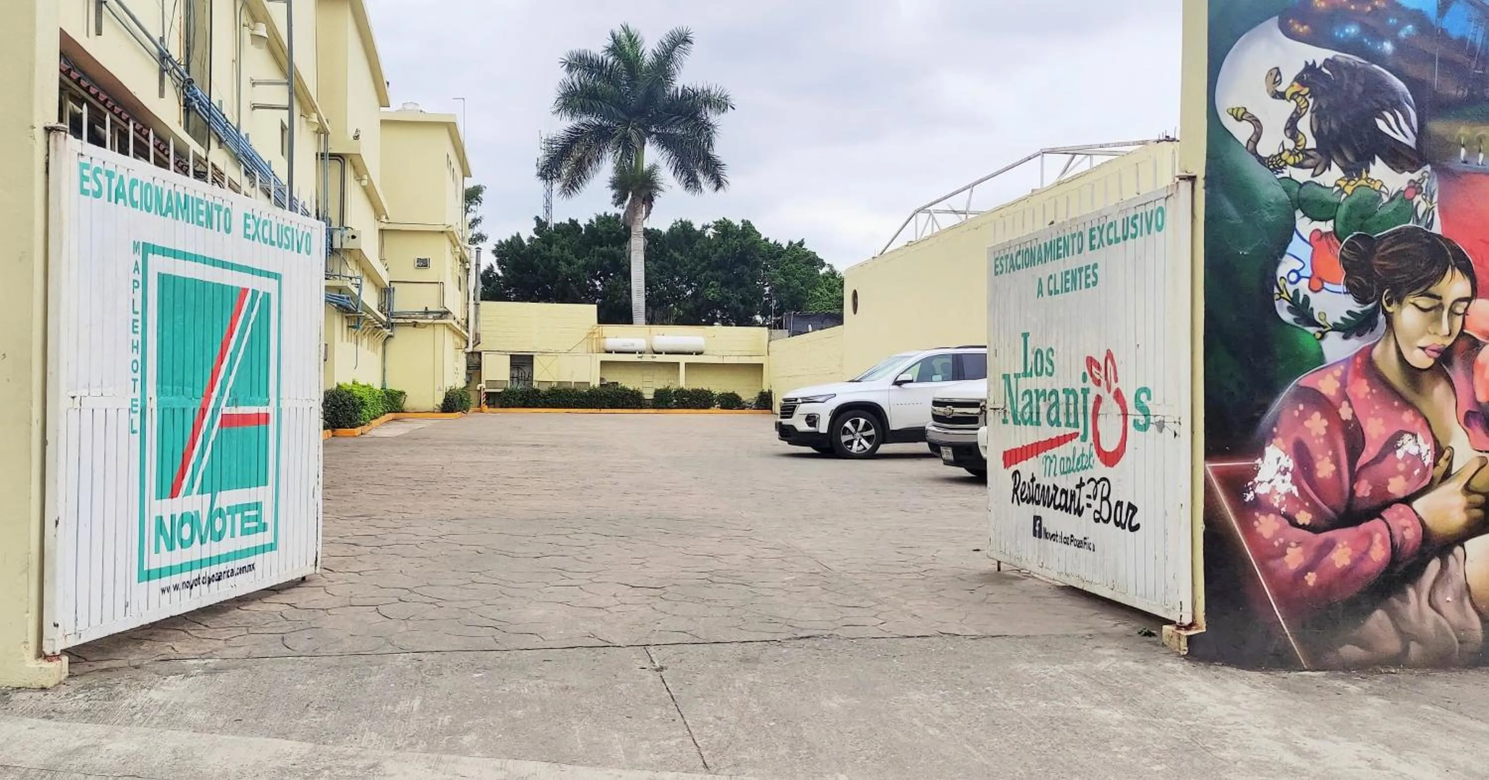 Parking in Novotel De Poza Rica