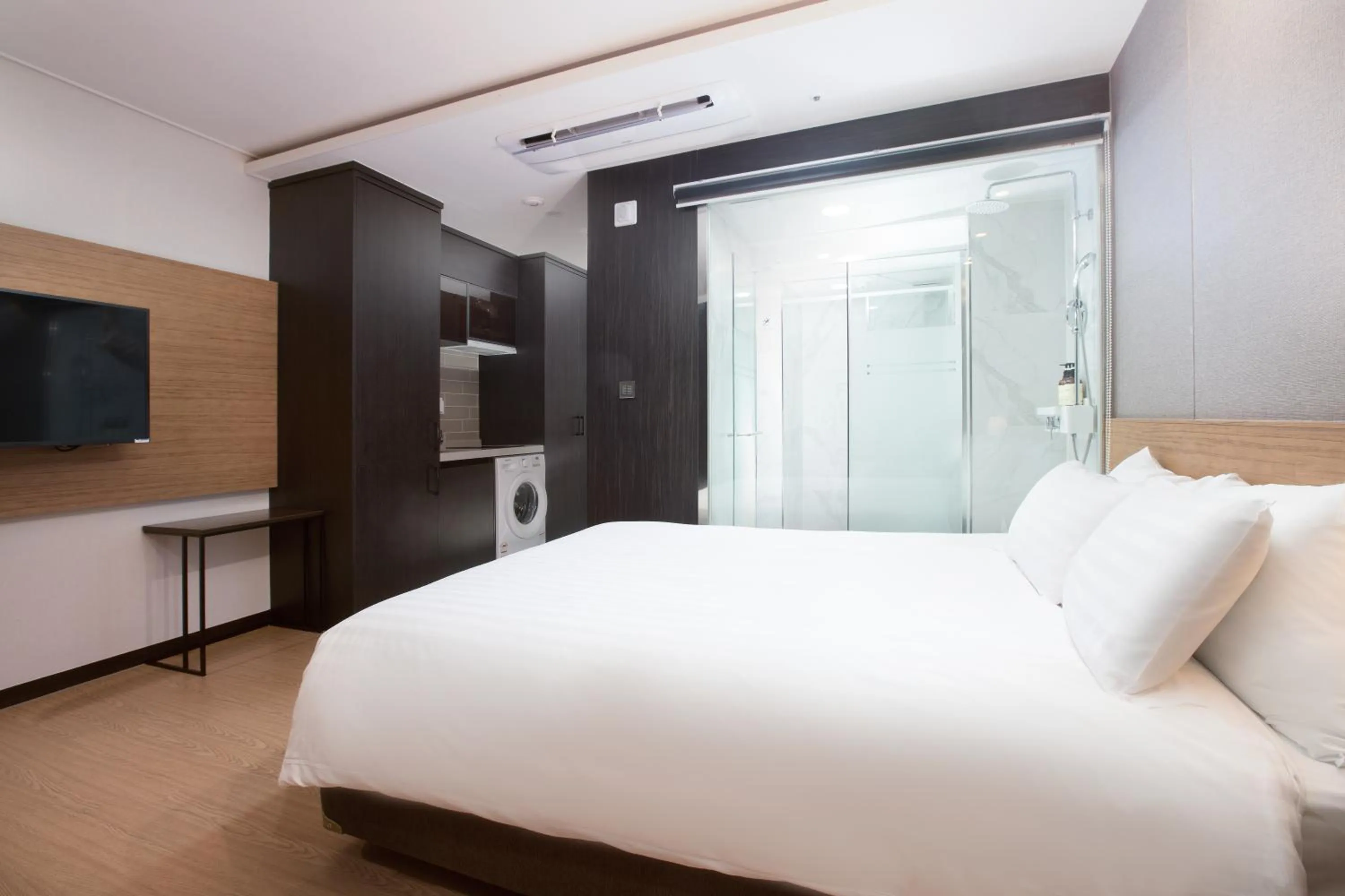 Bed in Utop Marina Hotel & Resort