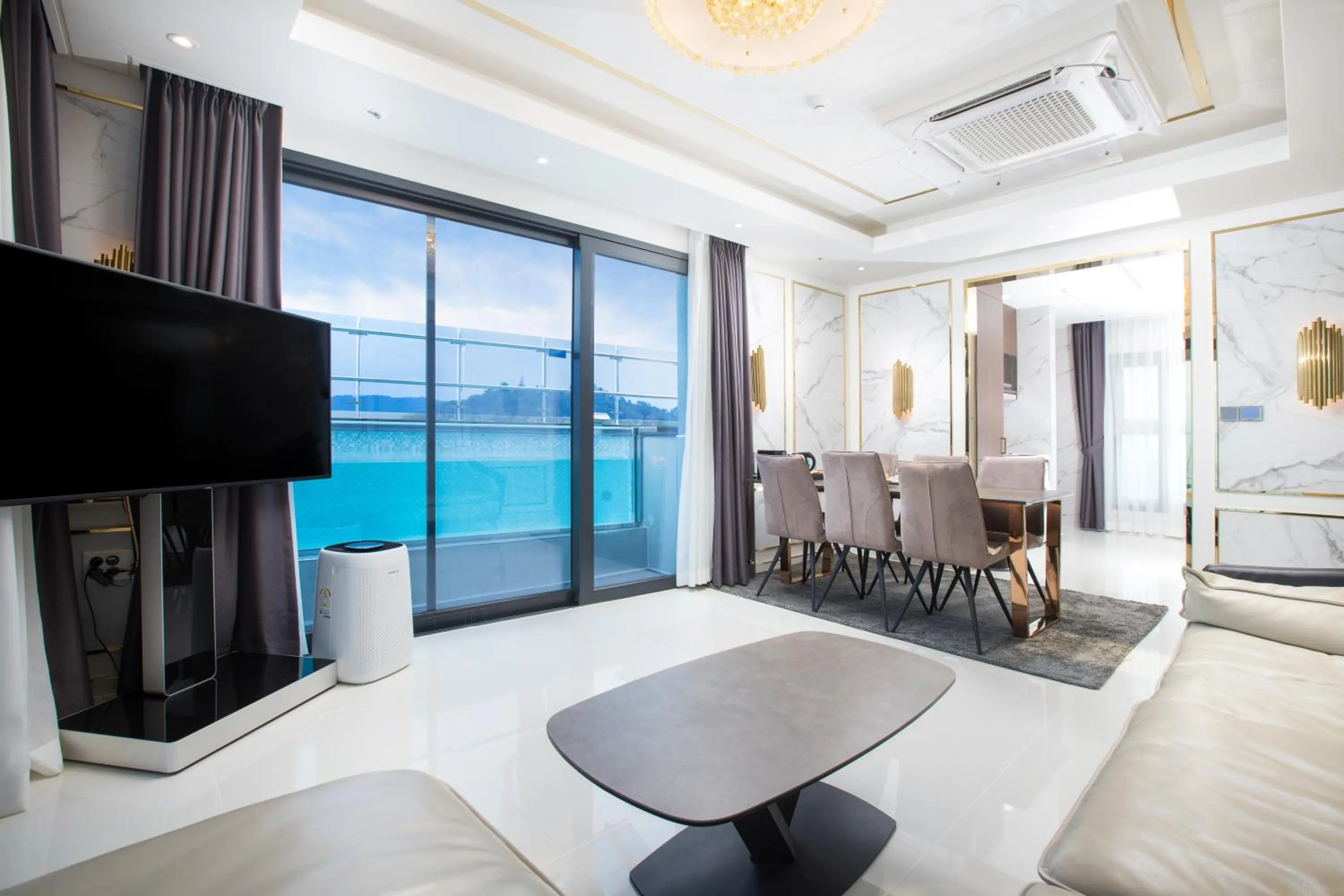 Living room in Utop Marina Hotel & Resort