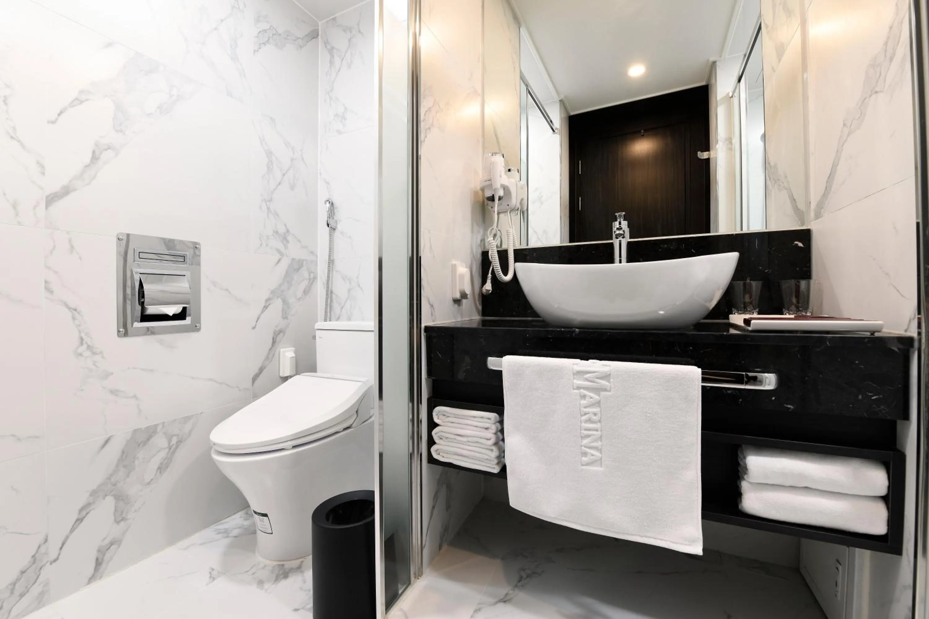 Bathroom in Utop Marina Hotel & Resort