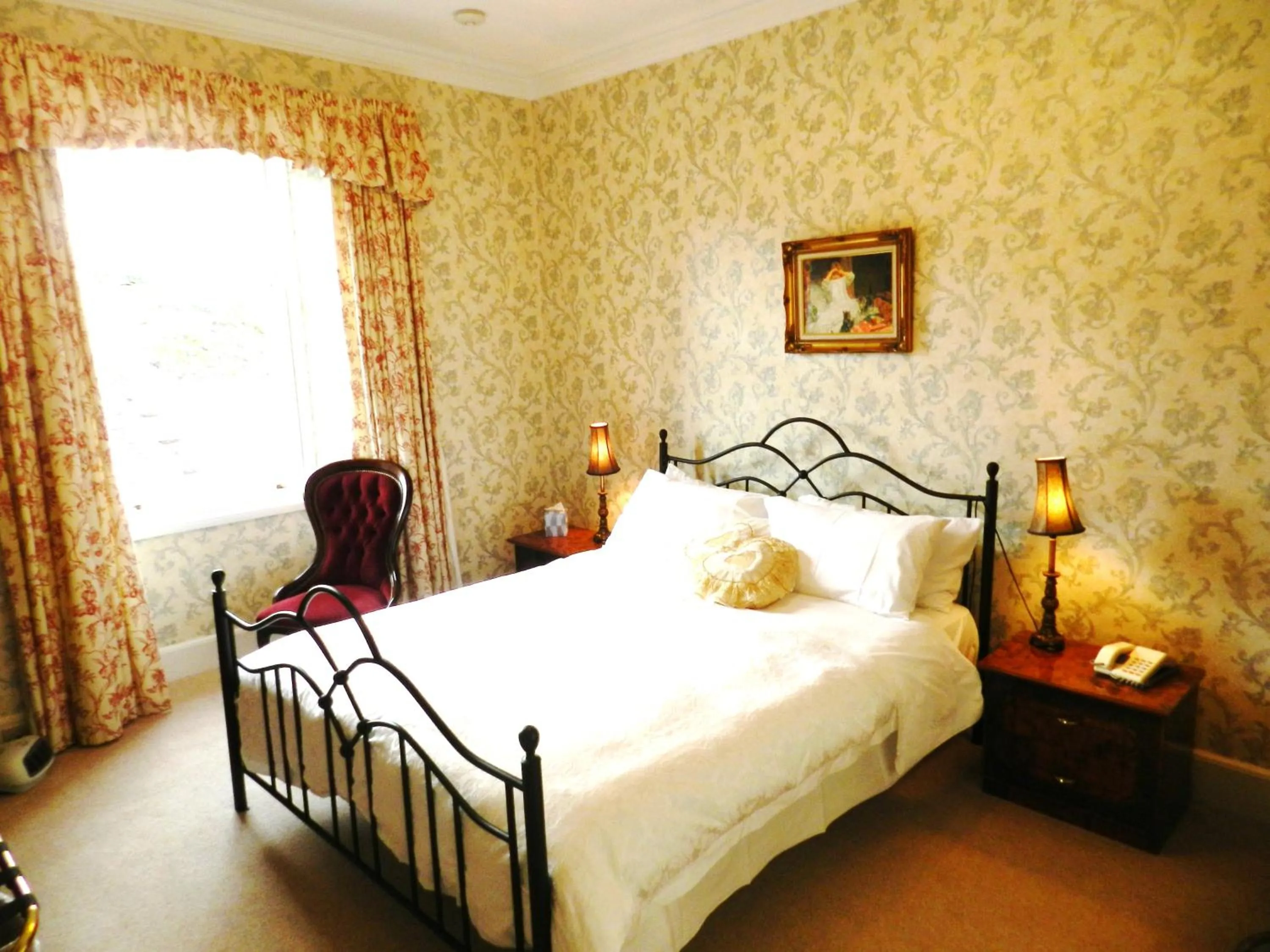 Bedroom, Bed in Ledgowan Lodge Hotel