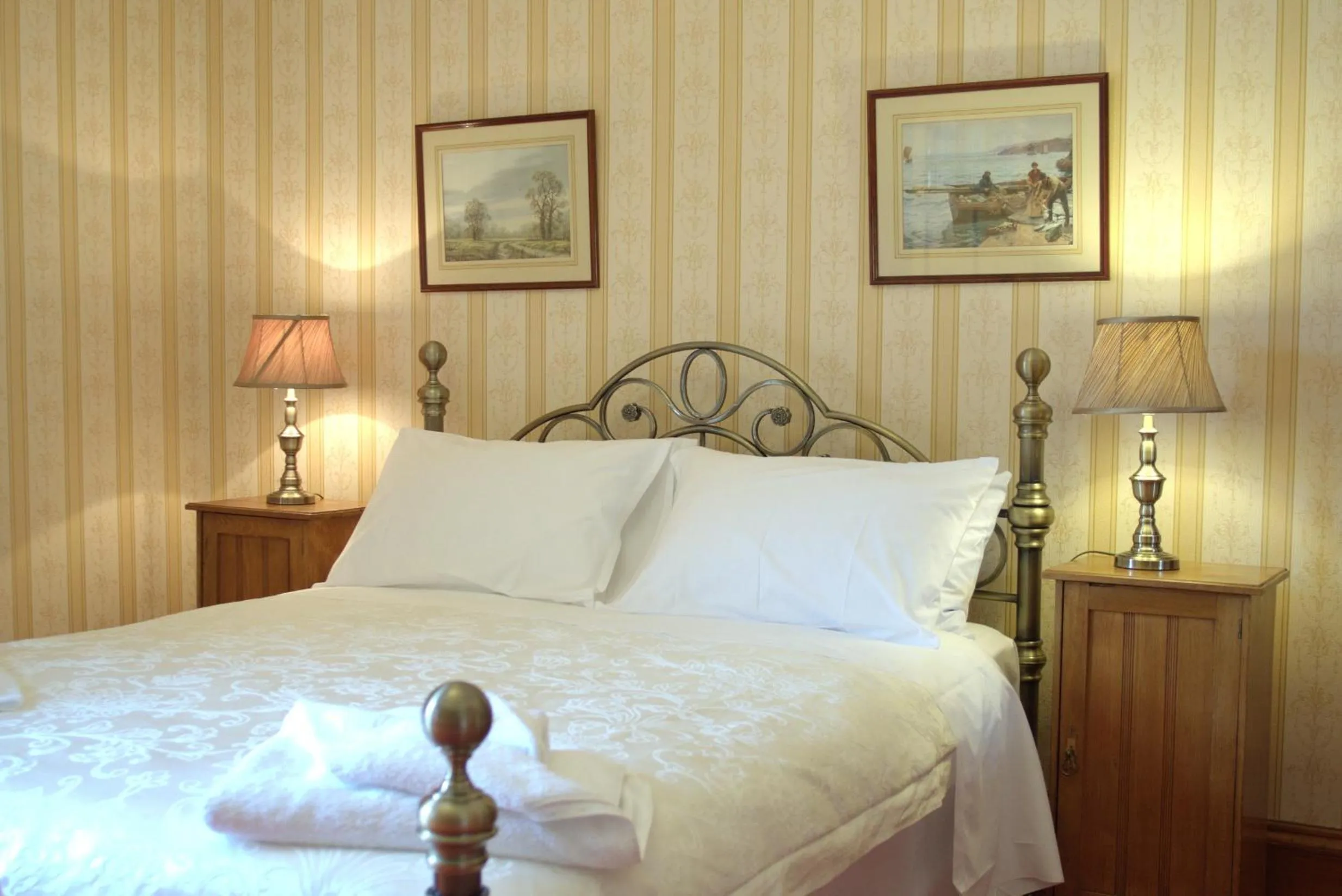 Bed in Ledgowan Lodge Hotel