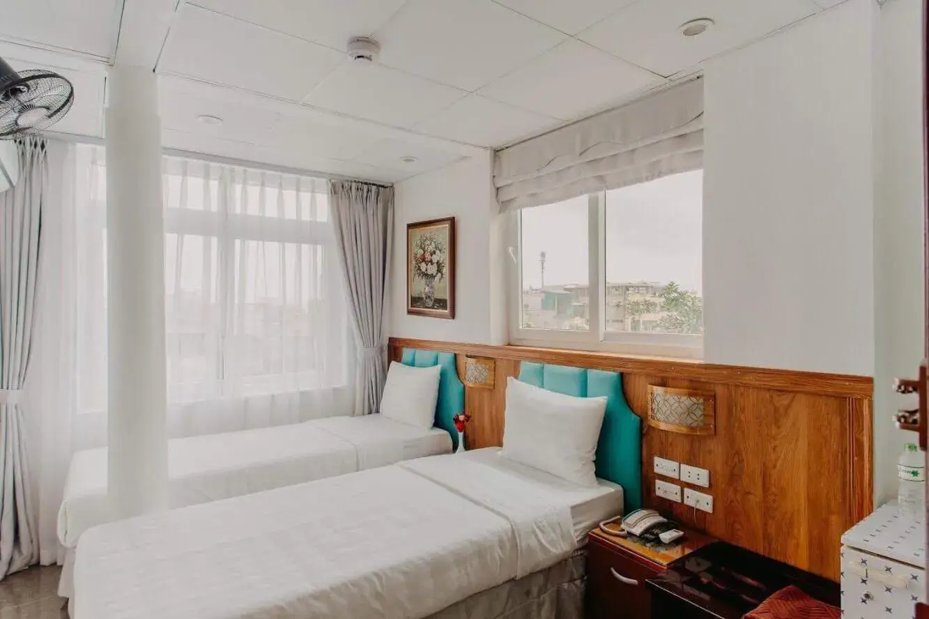 Deluxe Twin Room in Hanoi Asia Hotel Deluxe Twin Room in Hanoi Asia Hotel