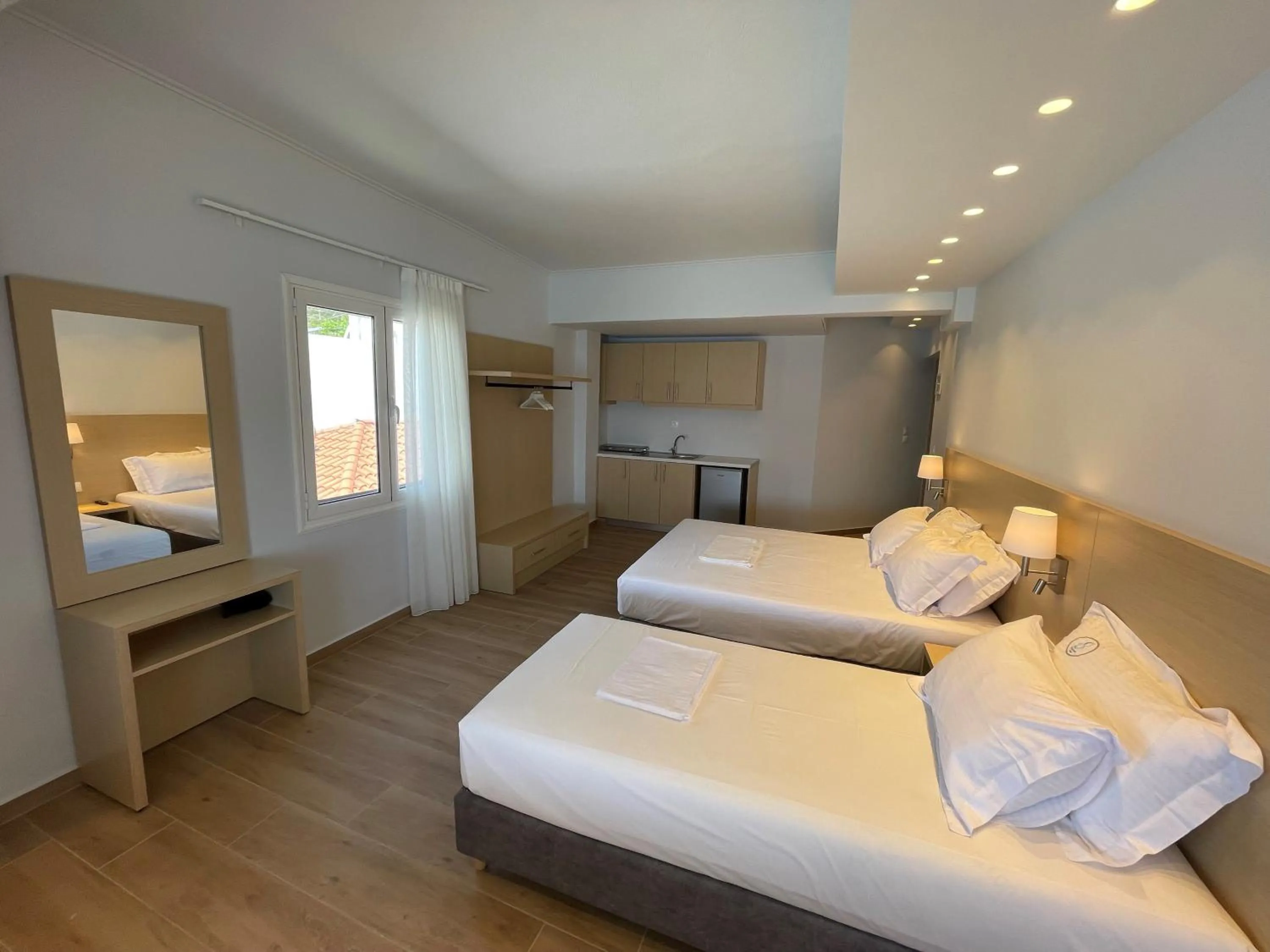 Bed in Thalassa view