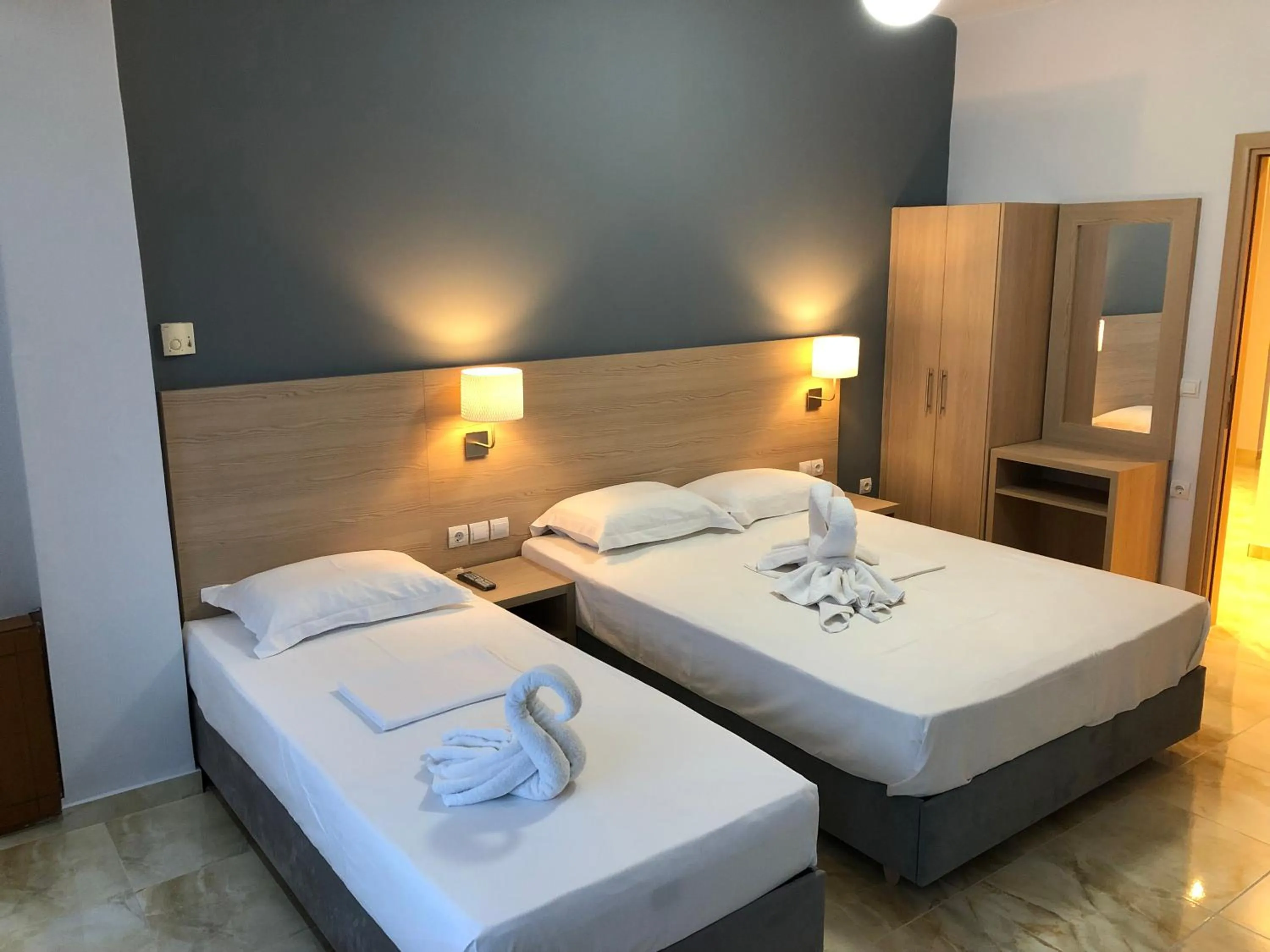 Bed in Thalassa view