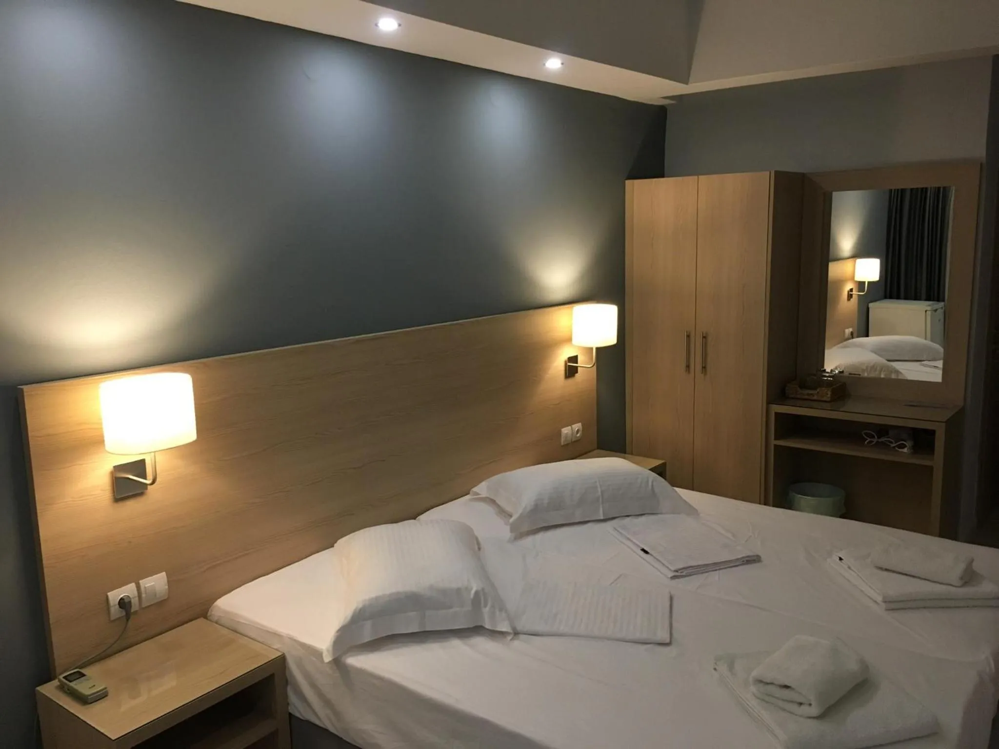 Bed in Thalassa view