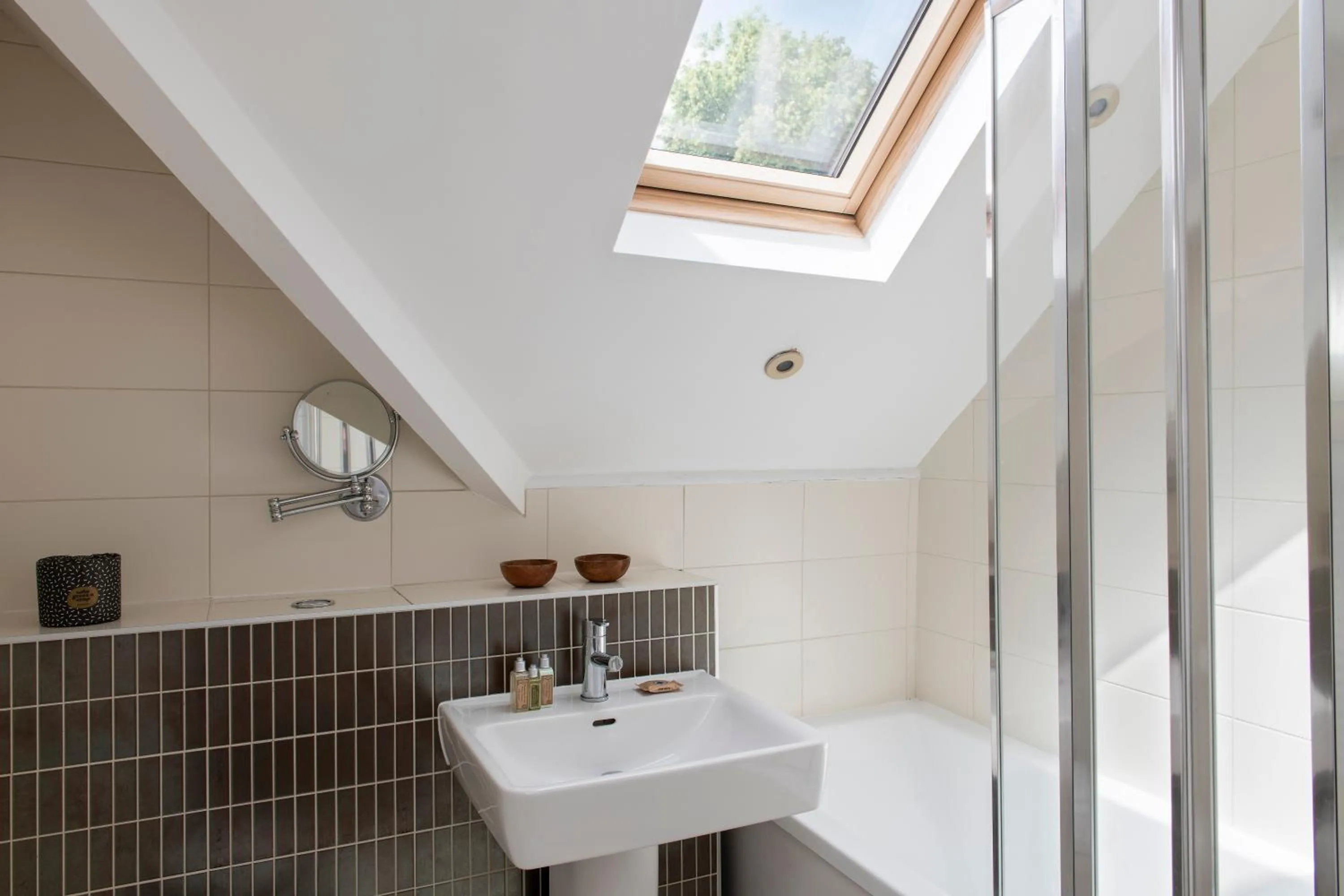 Bathroom in SACO Reading Castle Crescent