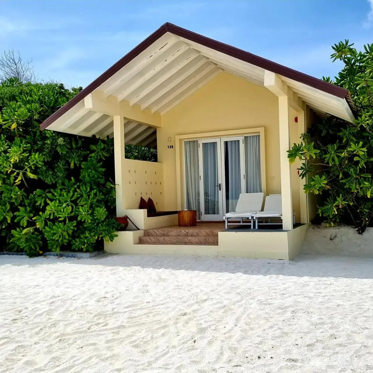Superior Beach Bungalow - single occupancy - Beachfront (10% off on Spa Services, 15% off on Excursions & Free Early Check-In on Availability Basis) in Hondaafushi Island Resort Superior Beach Bungalow - single occupancy - Beachfront (10% off on Spa Services, 15% off on Excursions & Free Early Check-In on Availability Basis) in Hondaafushi Island Resort