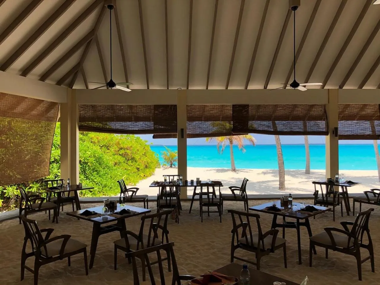 Restaurant/places to eat in Hondaafushi Island Resort