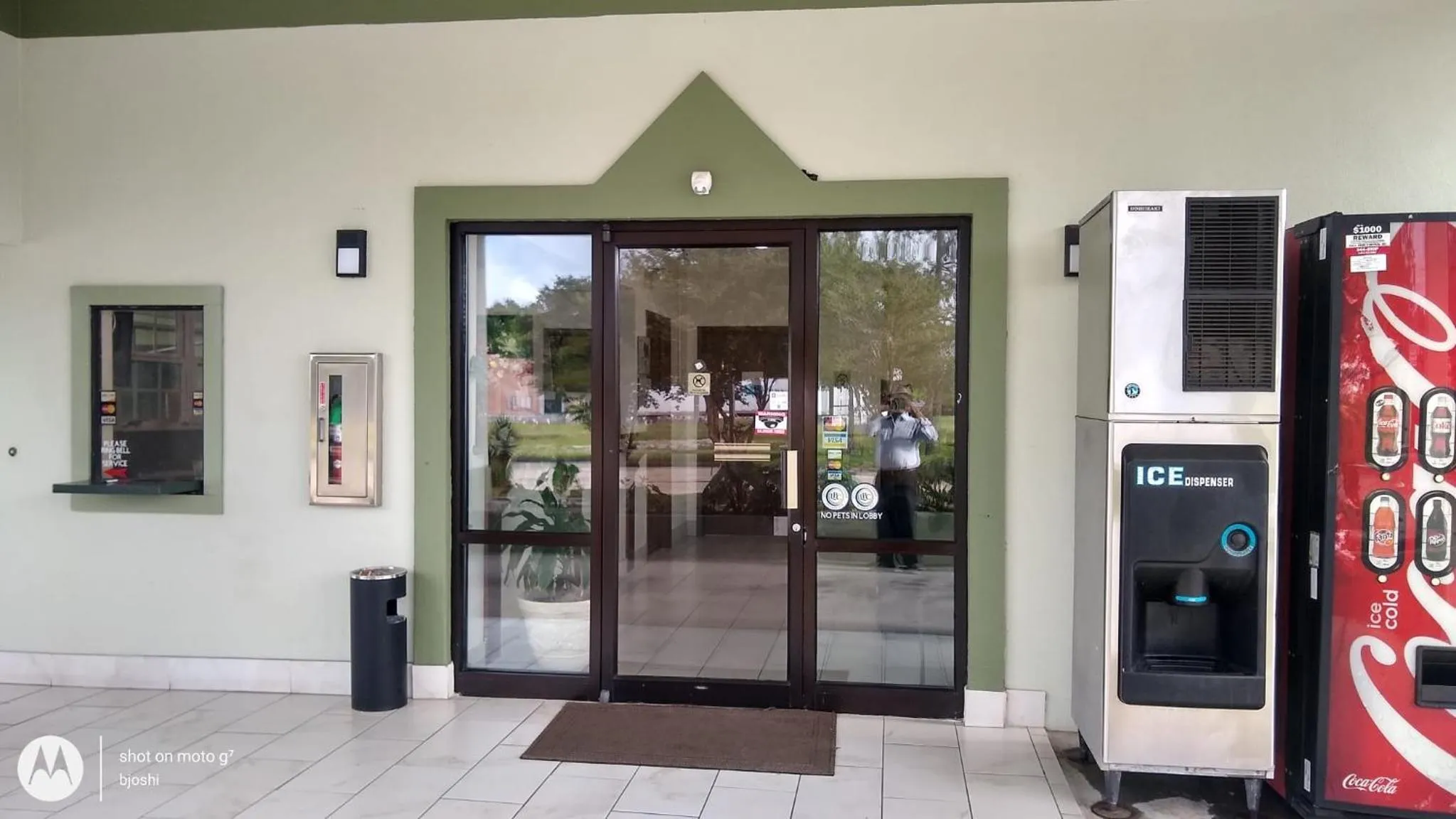 Property building in Highland Inn Denham Springs Baton Rouge East