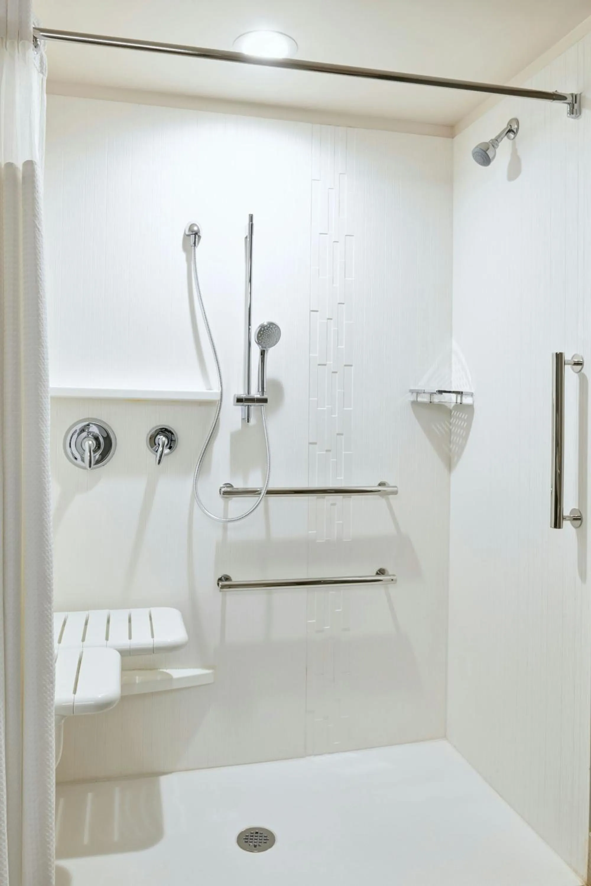 Bathroom in Courtyard by Marriott Jackson