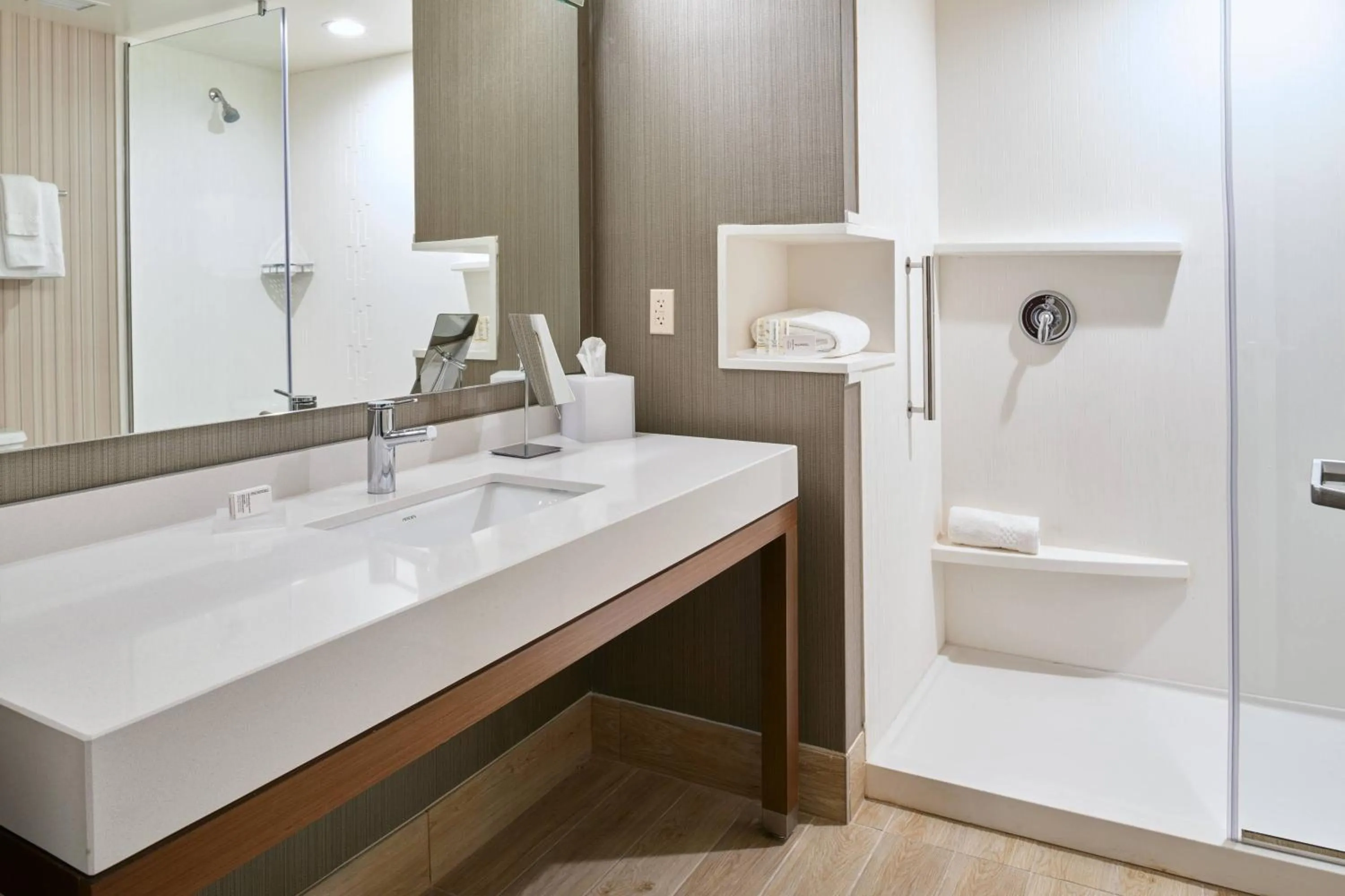 Bathroom in Courtyard by Marriott Jackson