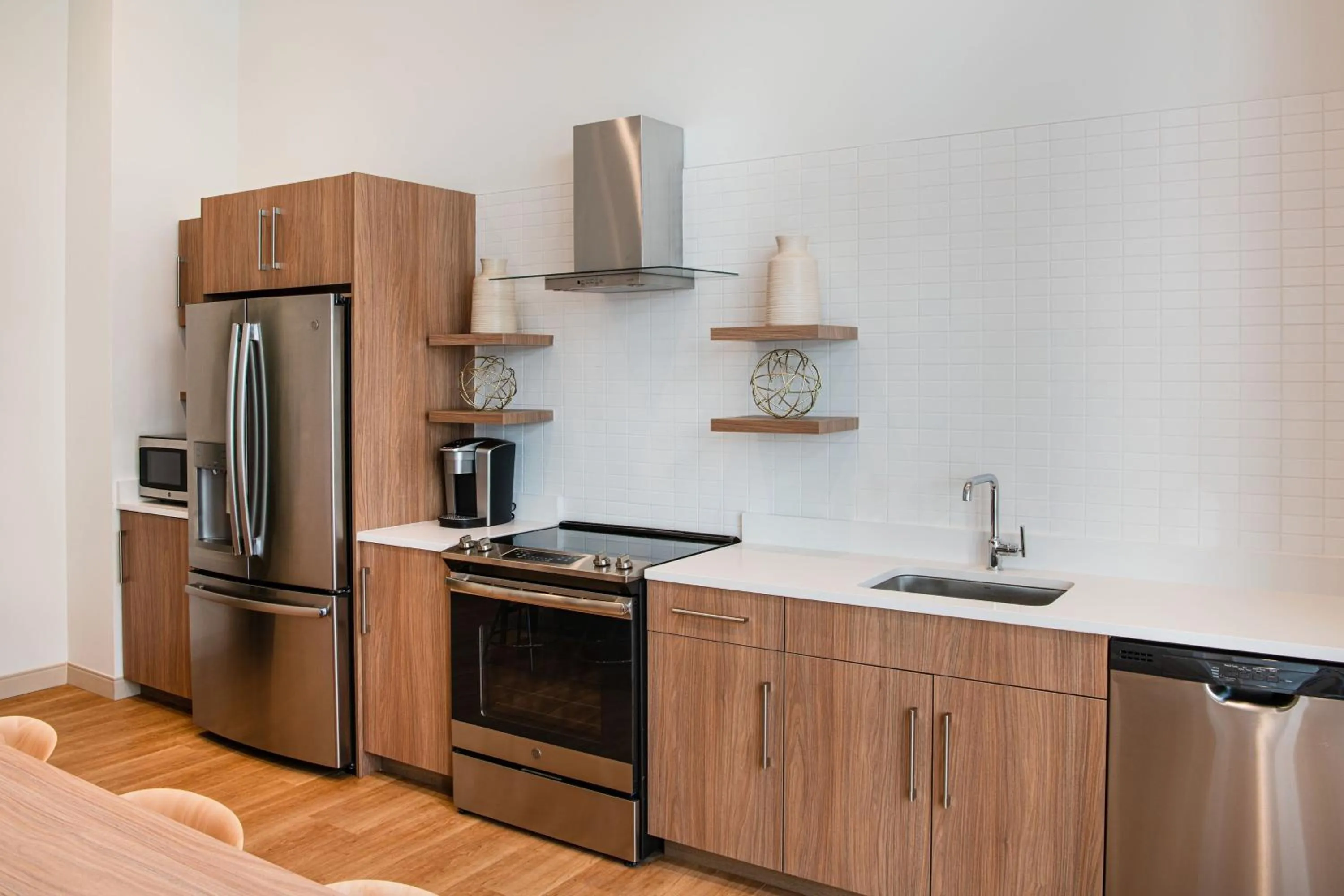 Kitchen or kitchenette in Element Scottsdale at SkySong