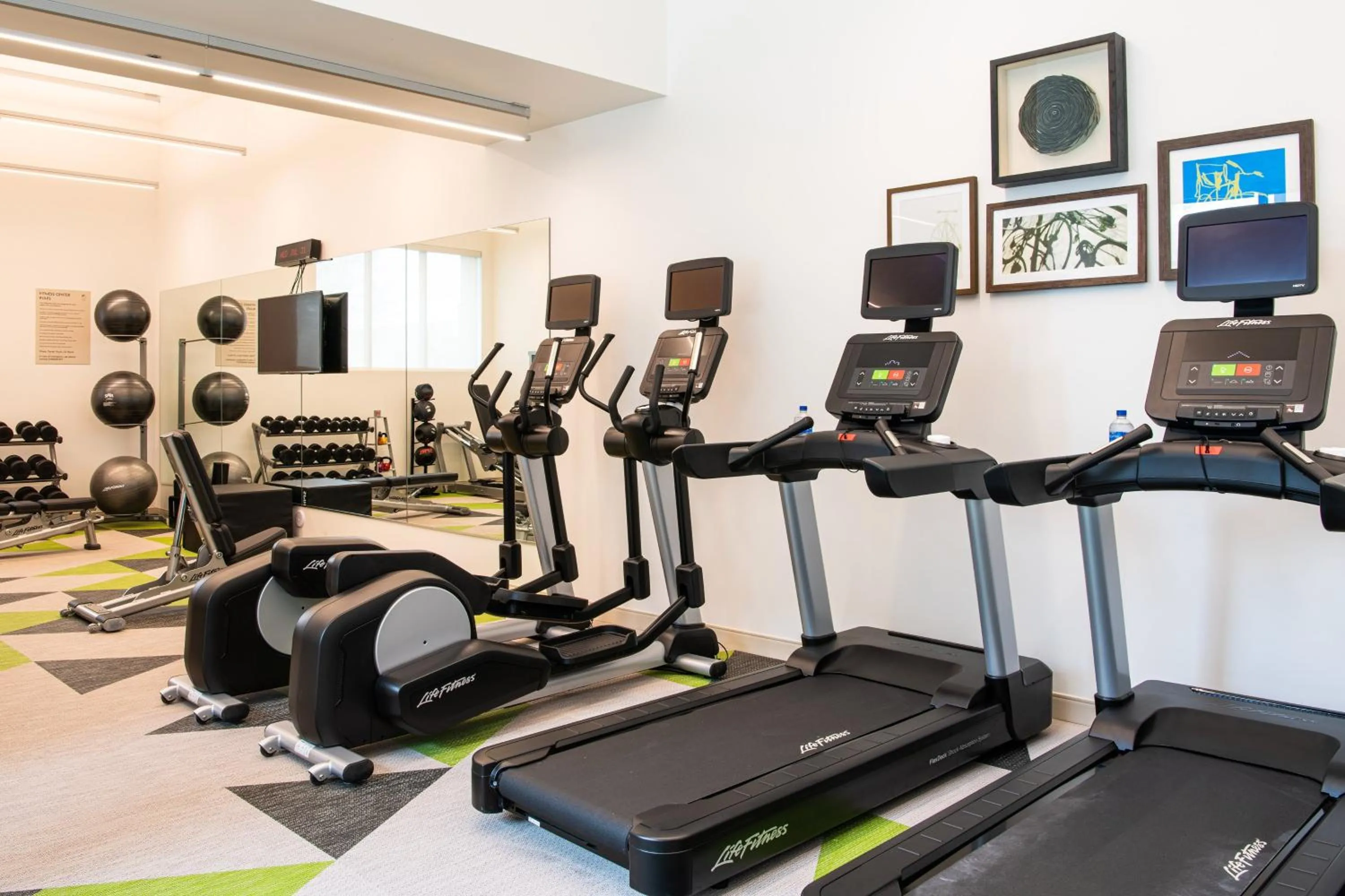 Fitness centre/facilities in Element Scottsdale at SkySong