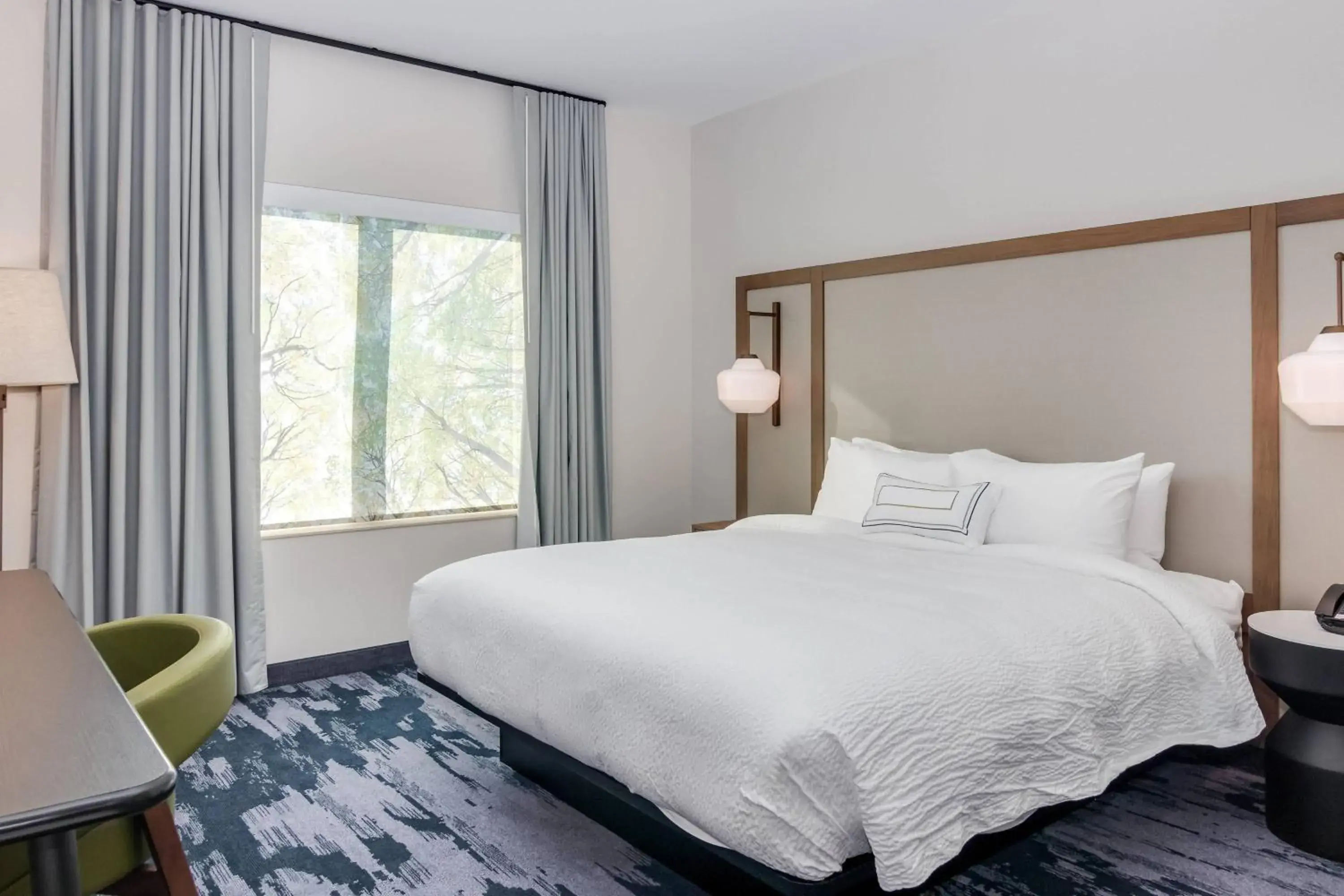 Guest Room, 1 King in Fairfield Inn & Suites by Marriott San Jose North/Silicon Valley Guest Room, 1 King in Fairfield Inn & Suites by Marriott San Jose North/Silicon Valley