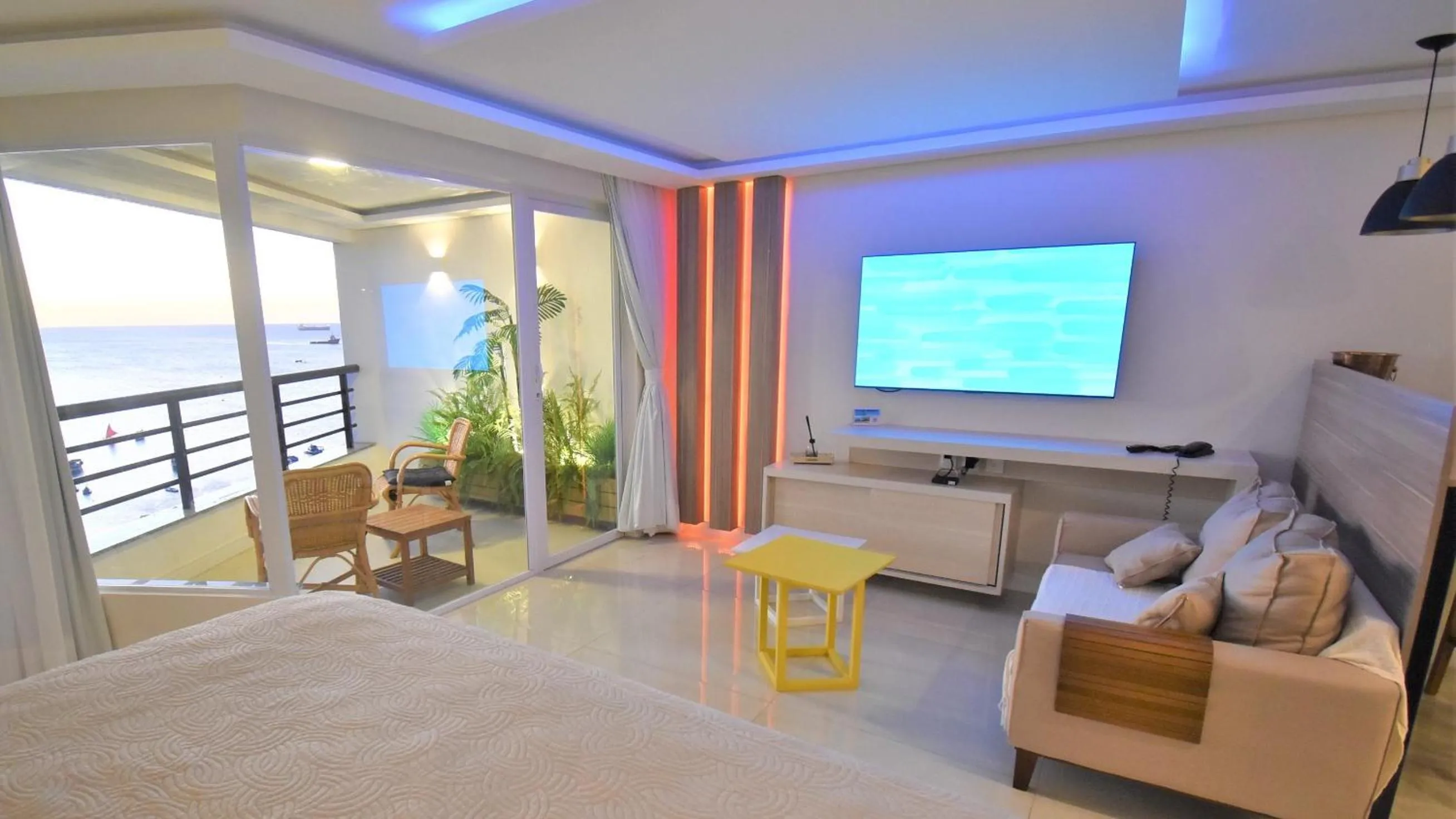 View (from property/room), Bed in Seaflats Iate Plaza Hotel