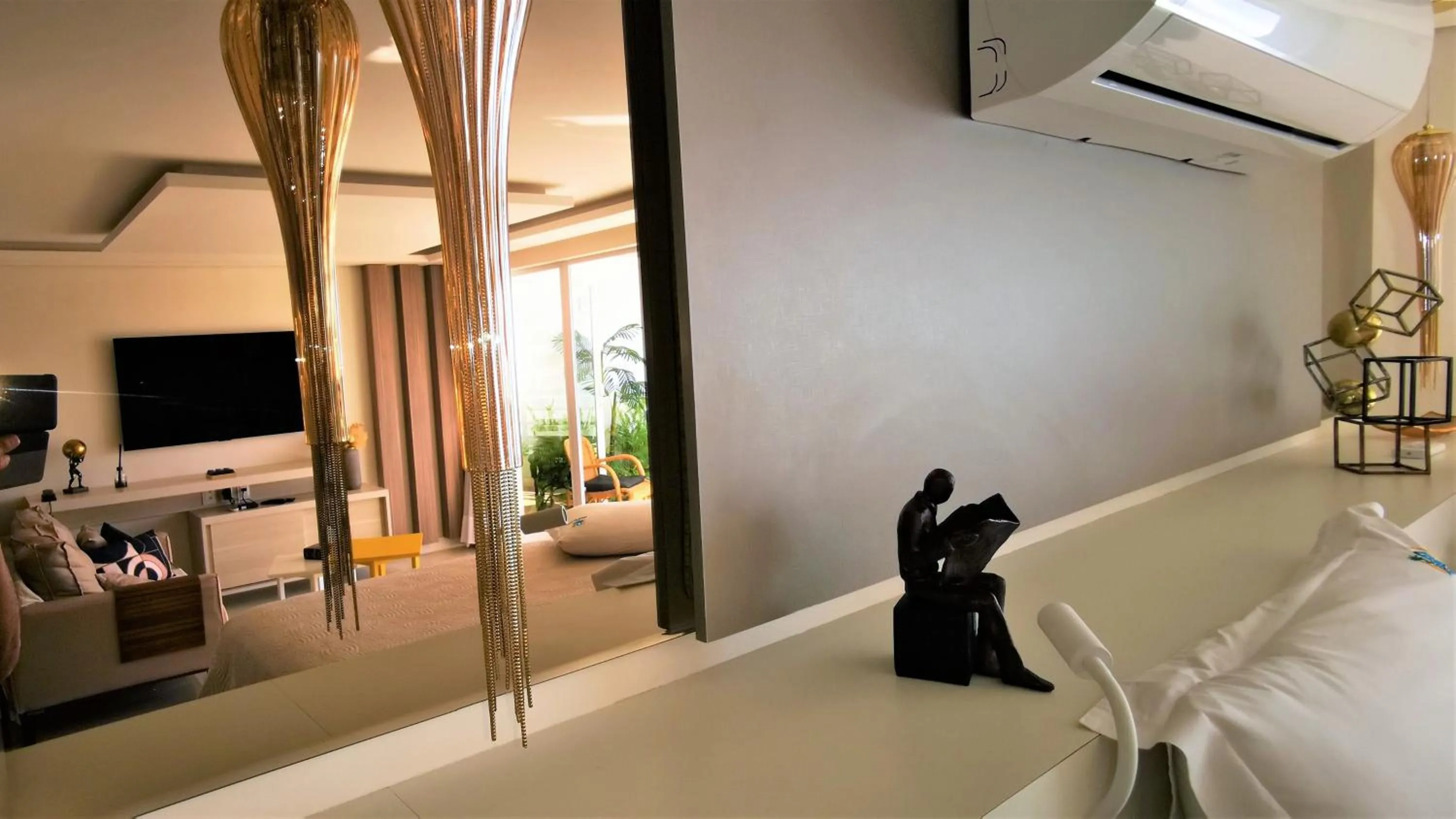 Decorative detail, Bed in Seaflats Iate Plaza Hotel