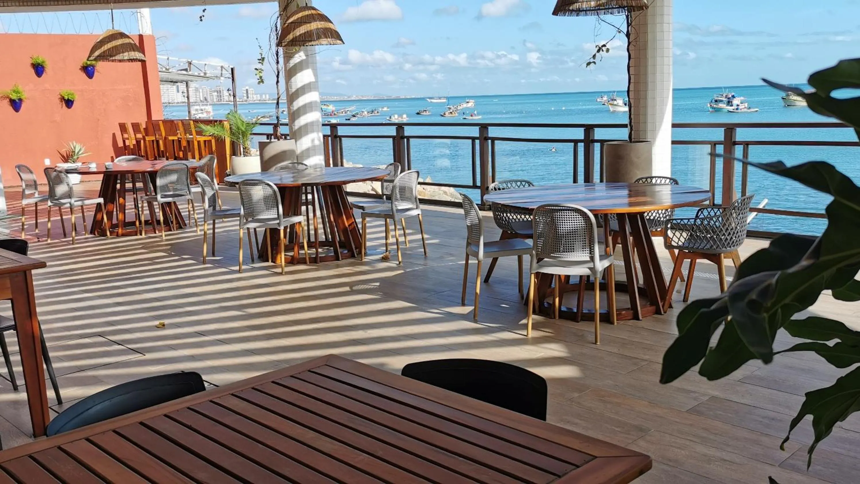 Patio in Seaflats Iate Plaza Hotel