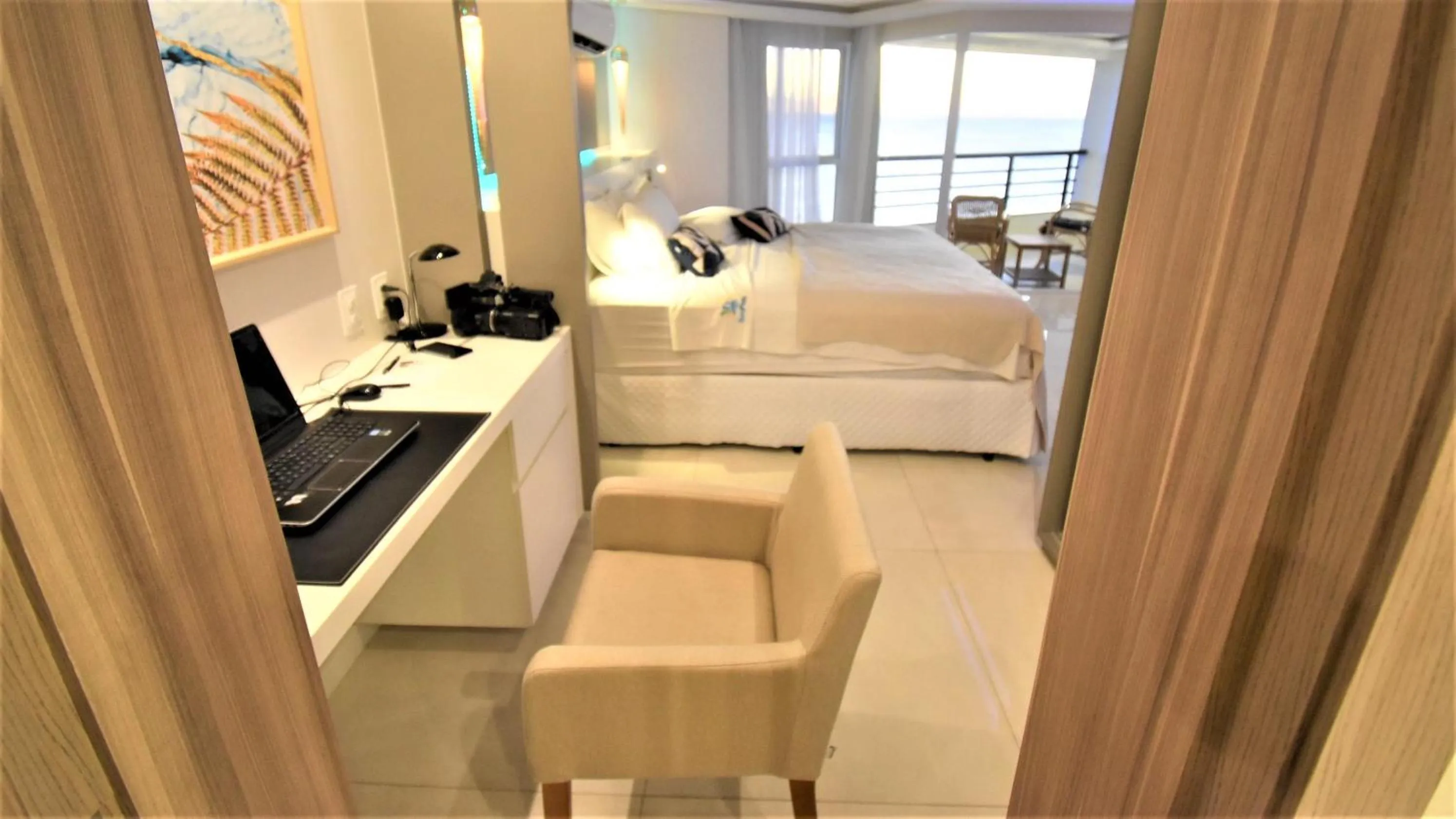 Seating area, Bed in Seaflats Iate Plaza Hotel