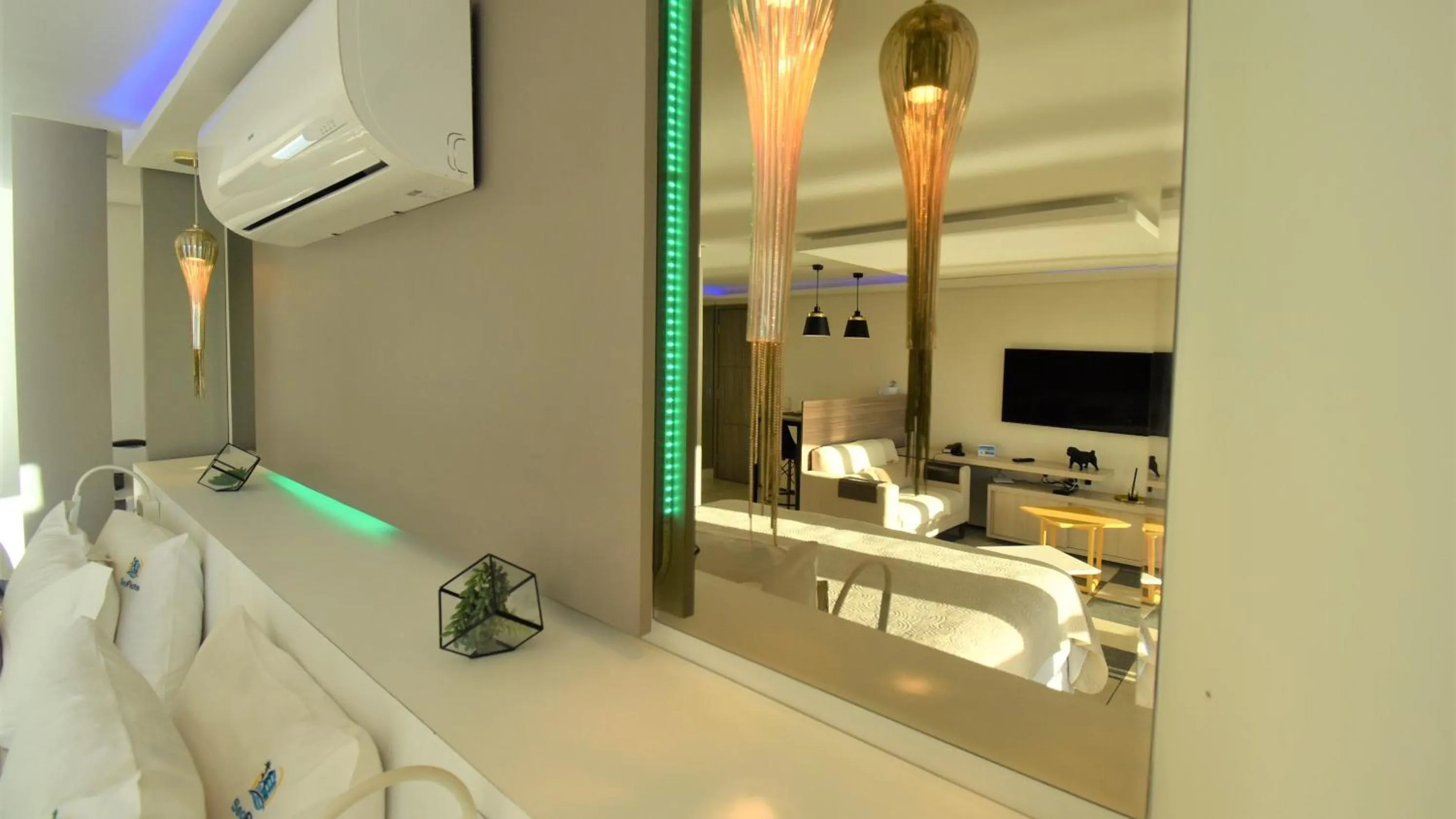 Decorative detail in Seaflats Iate Plaza Hotel