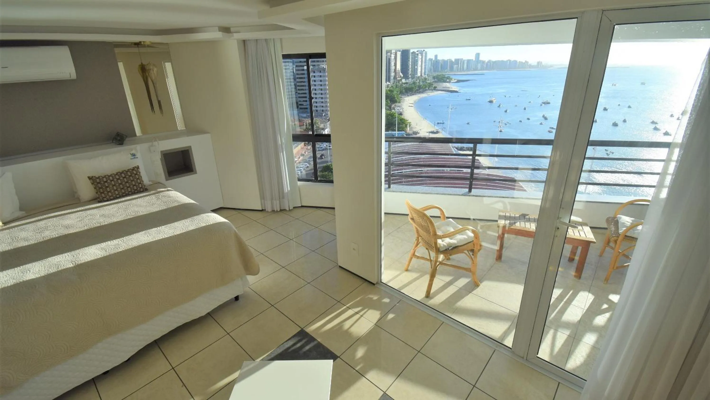 Patio in Seaflats Iate Plaza Hotel