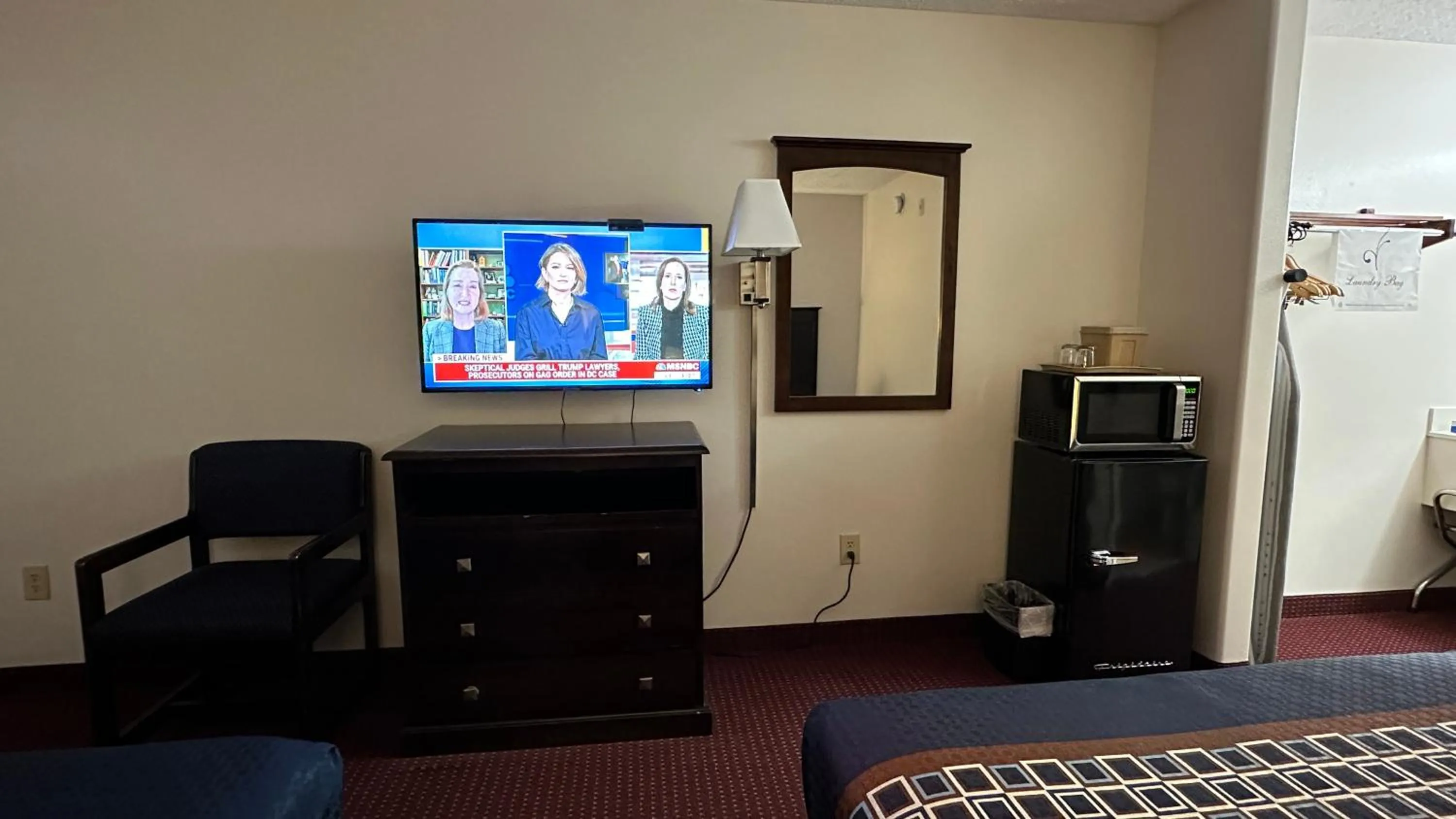 TV and multimedia in Carom Inn Denham Springs-BatonRouge