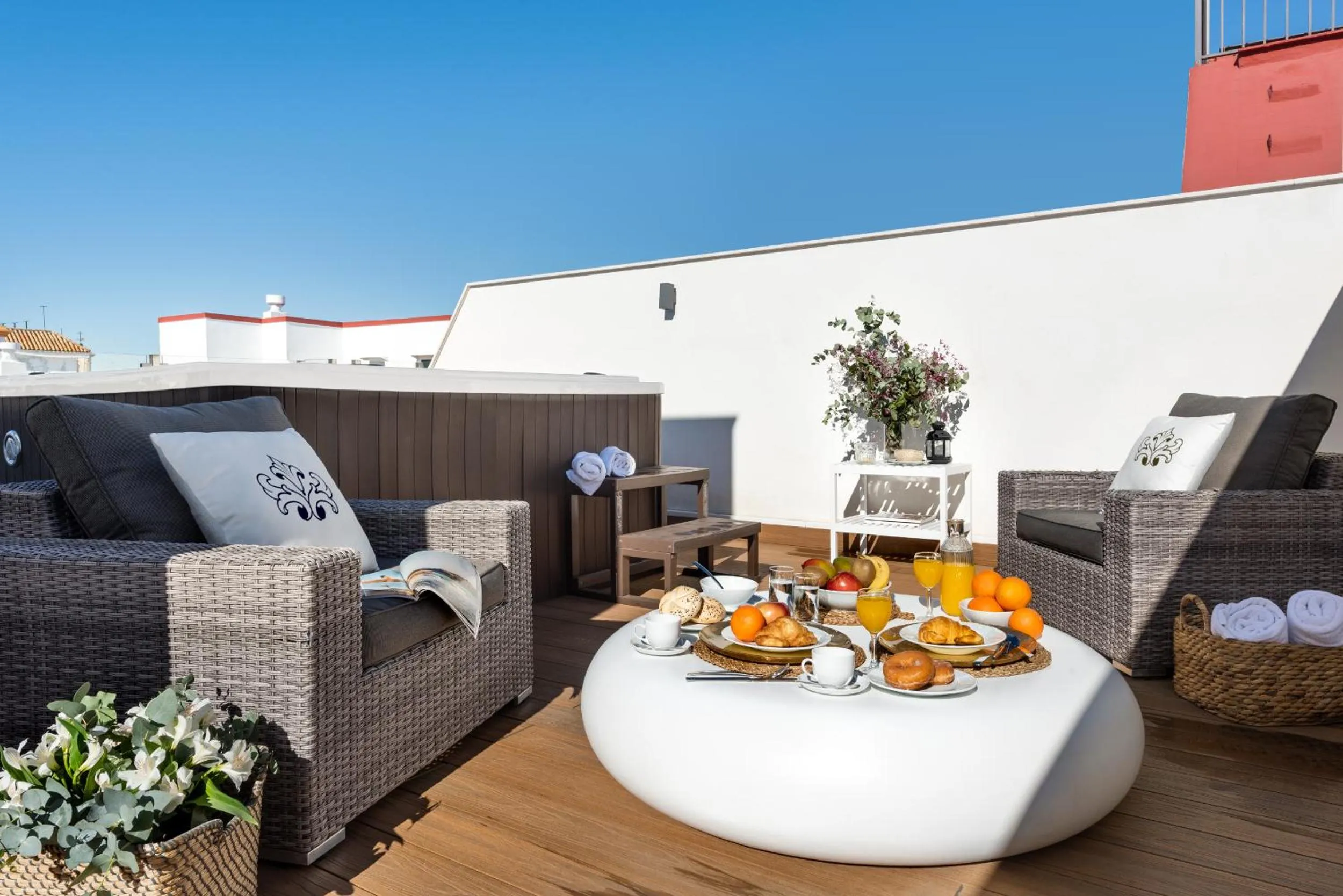 Balcony/Terrace in Casa Sevilla 1920 Suites by Época