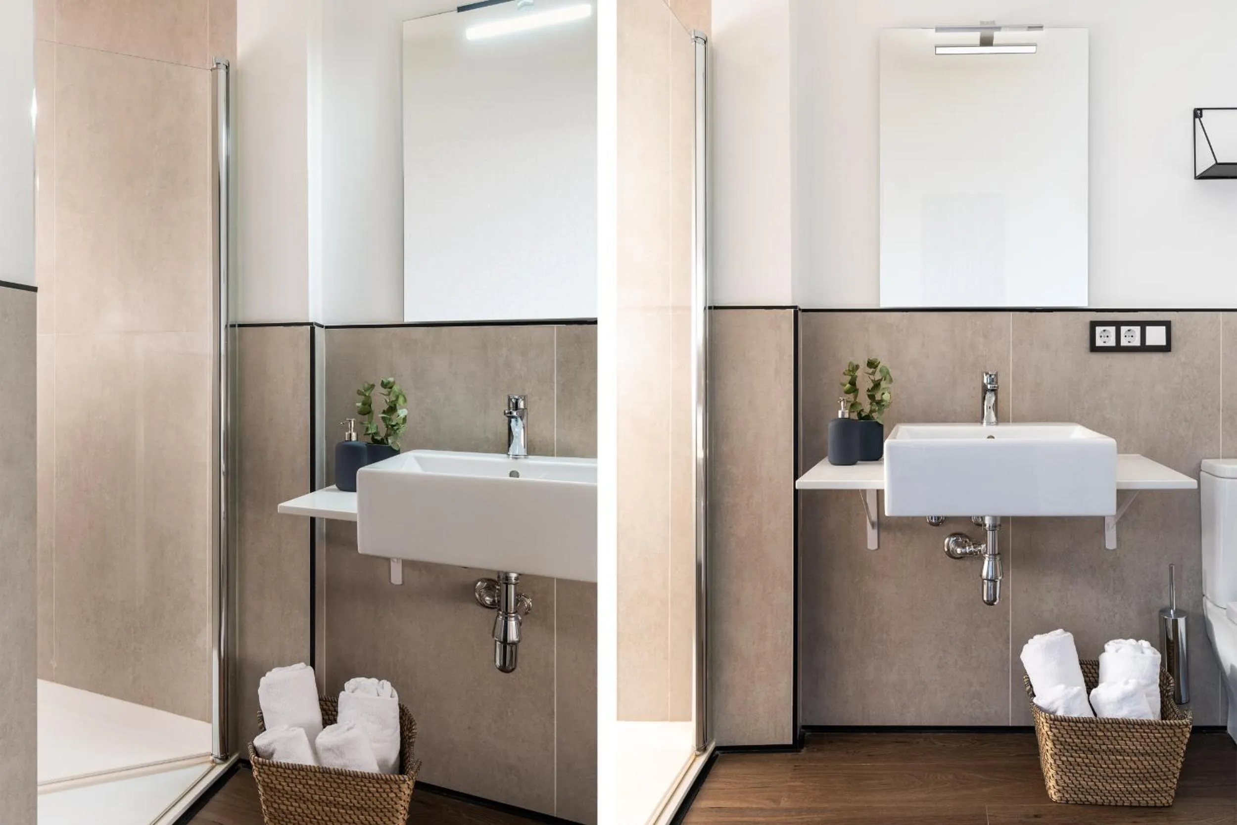 Shower in Casa Sevilla 1920 Suites by Época