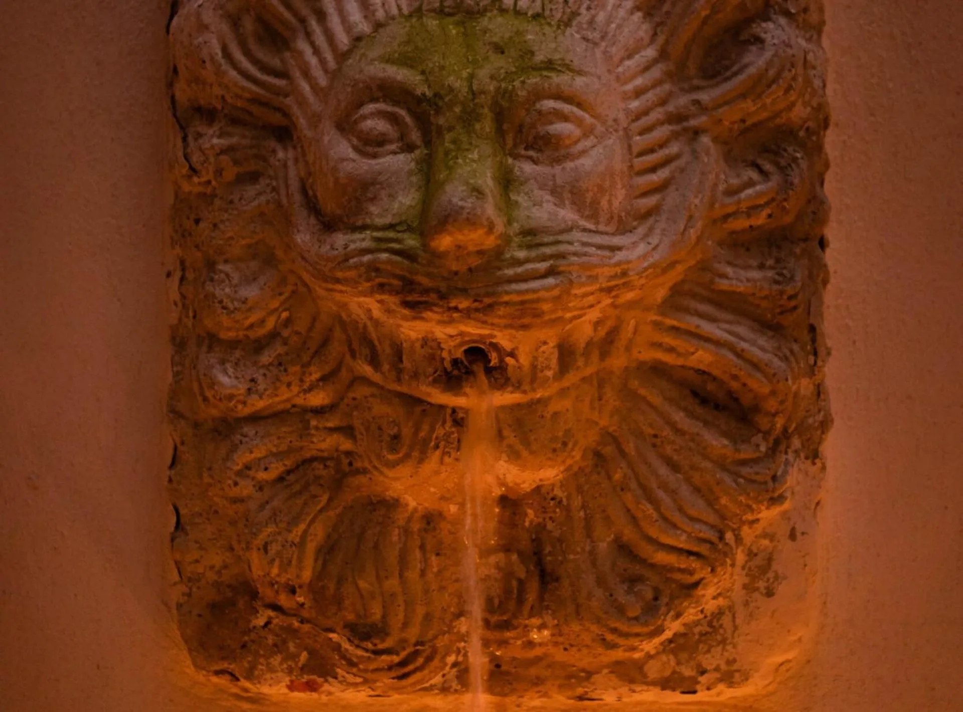 Decorative detail in Casa Sevilla 1920 Suites by Época