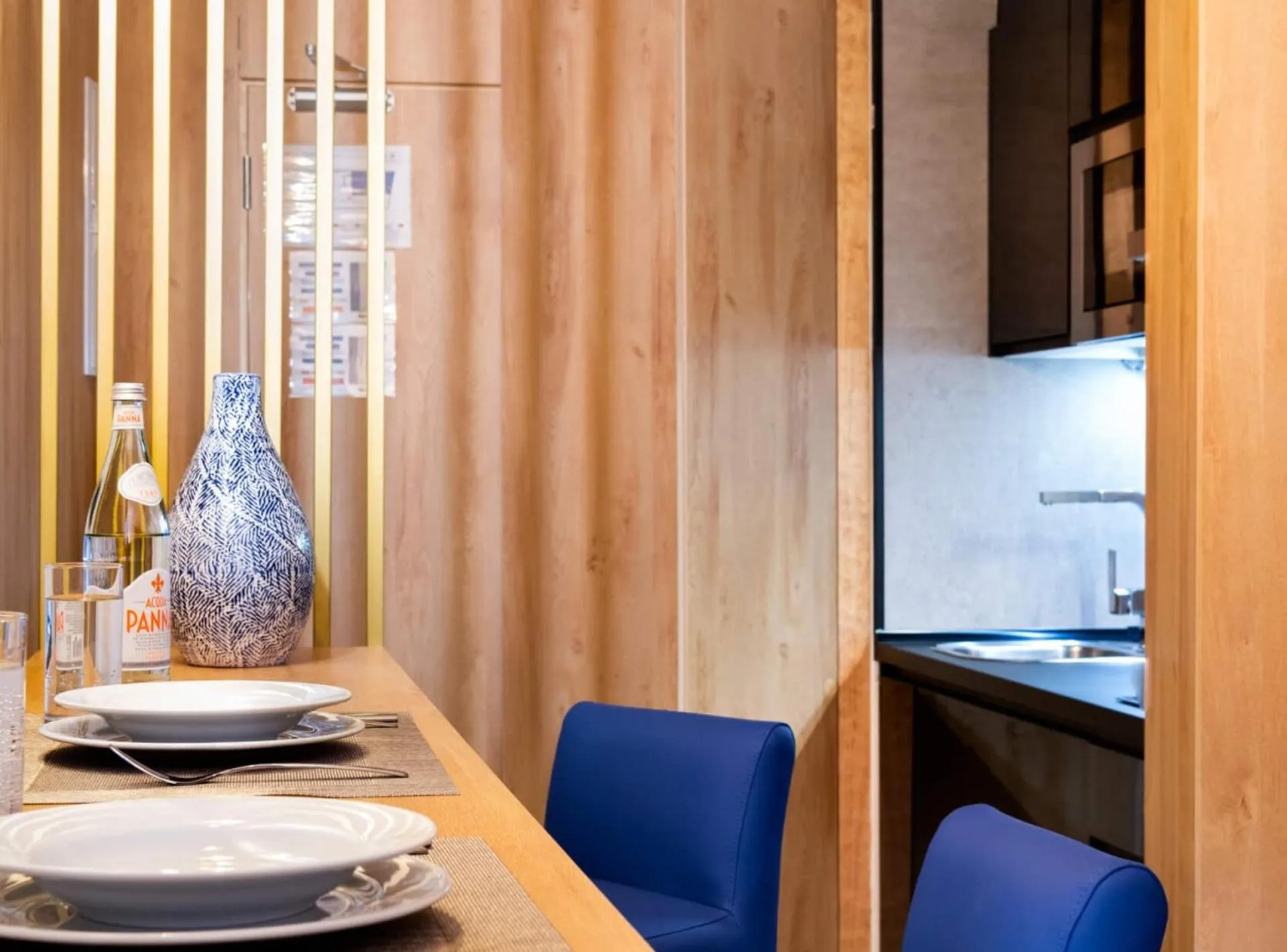 Kitchen or kitchenette in Casa Sevilla 1920 Suites by Época