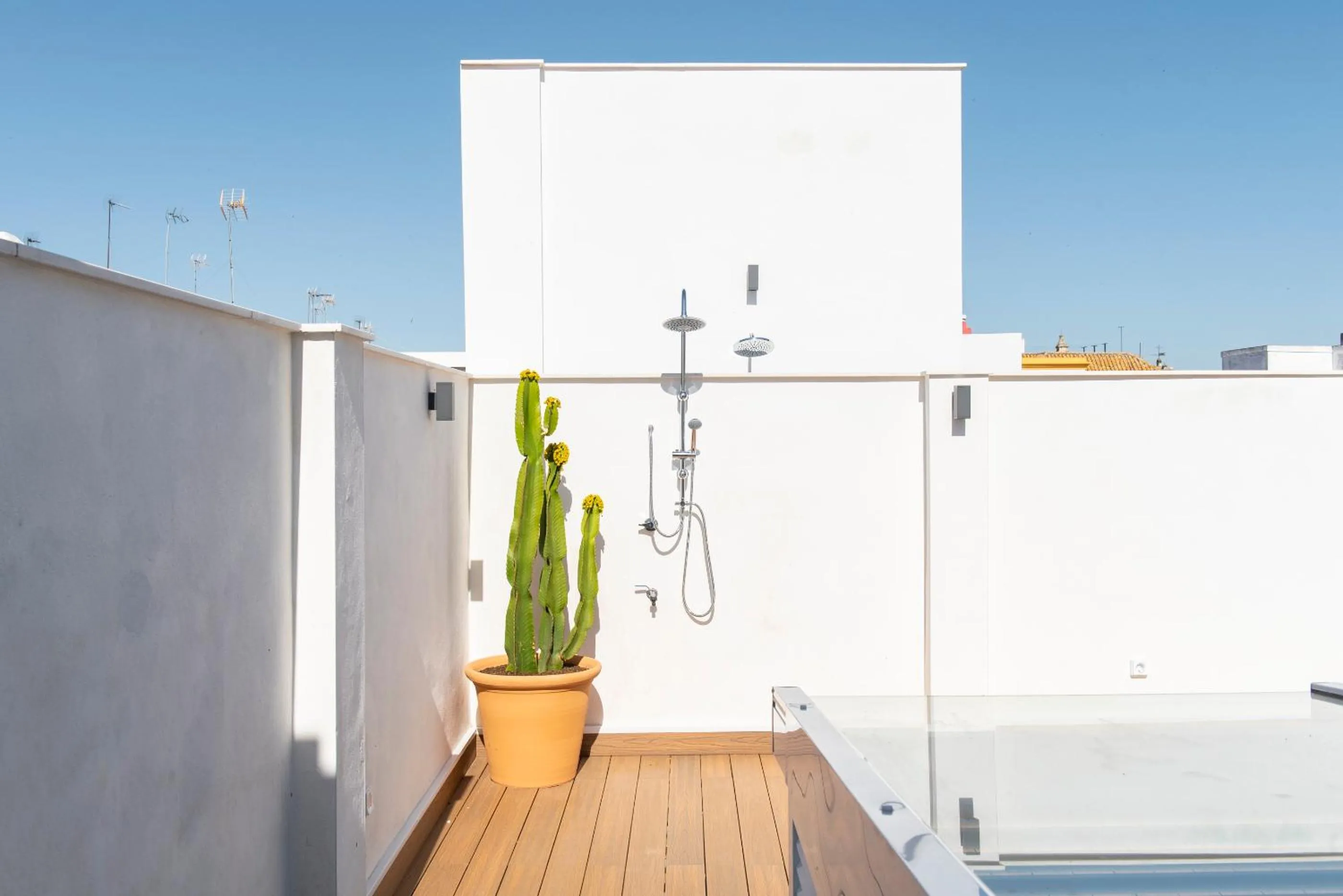 Balcony/Terrace in Casa Sevilla 1920 Suites by Época
