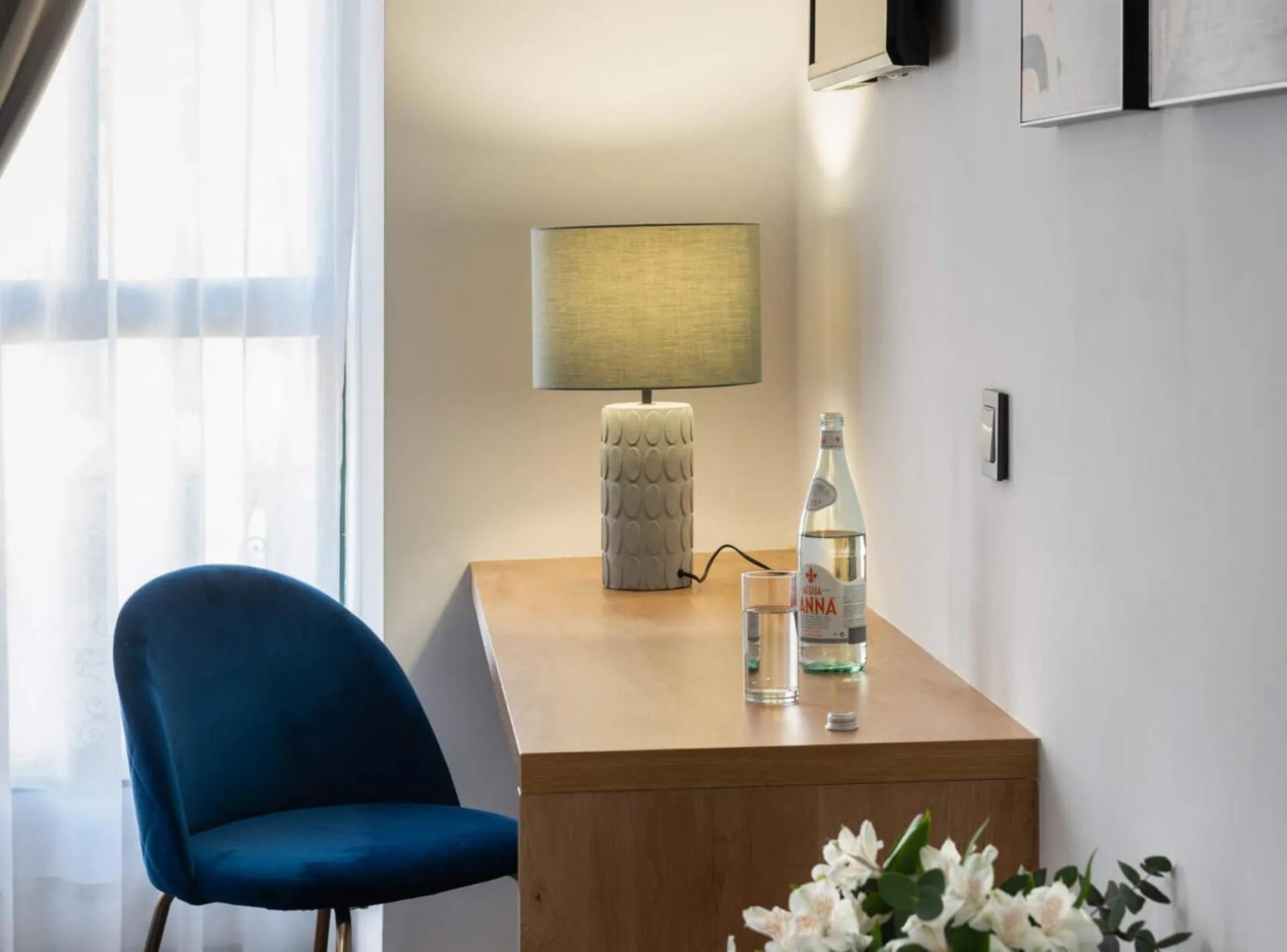 Seating area in Casa Sevilla 1920 Suites by Época