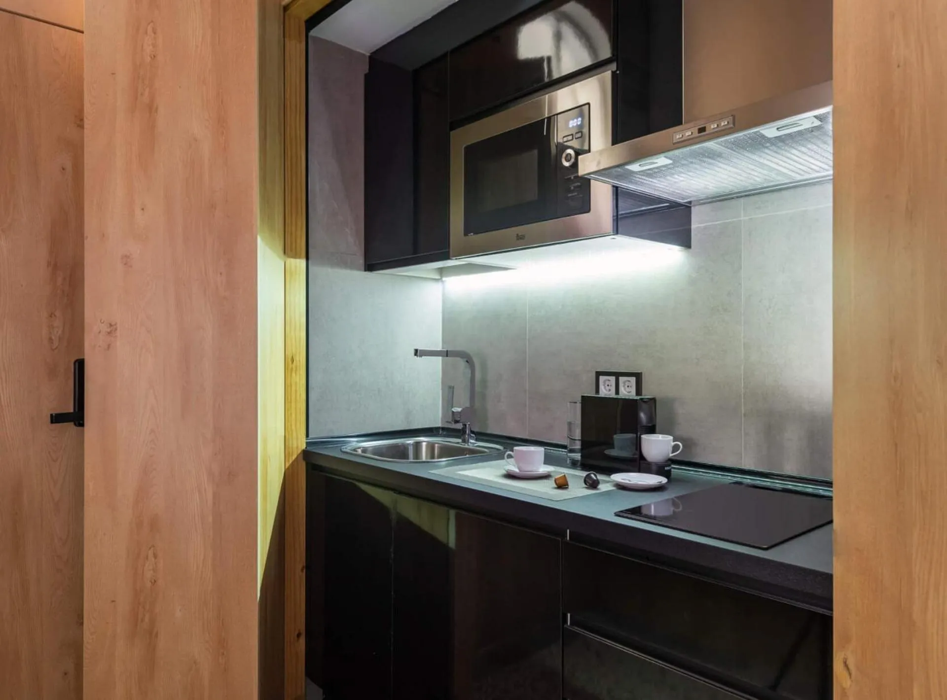 Kitchen or kitchenette in Casa Sevilla 1920 Suites by Época