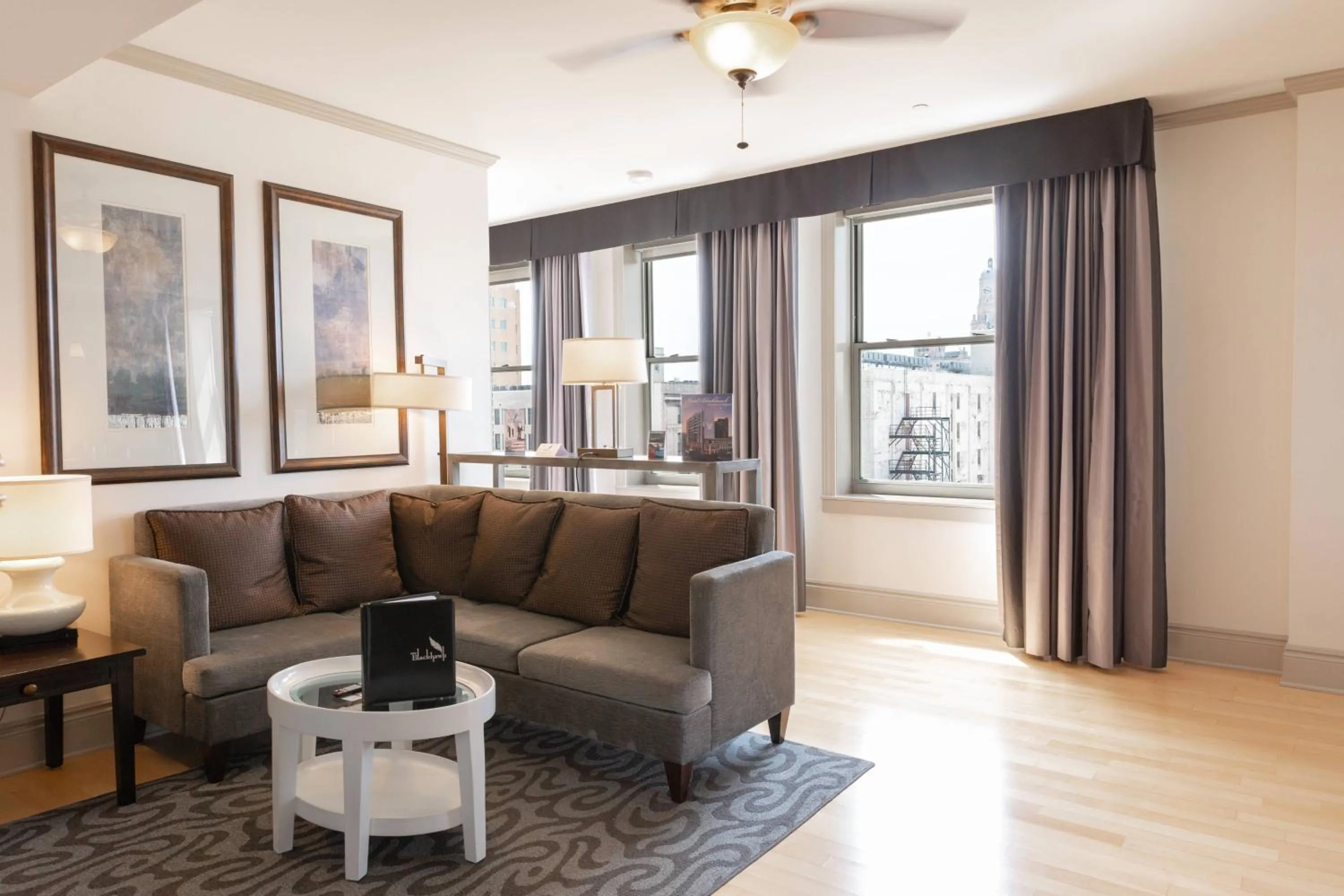 Photo of the whole room in Hotel Blackhawk, Autograph Collection