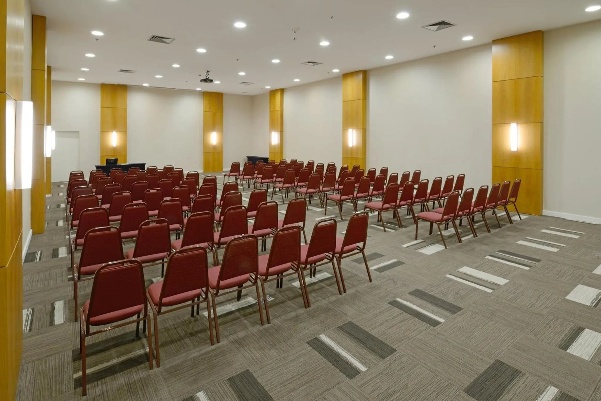 Meeting/conference room in Staybridge Suites São Paulo by IHG