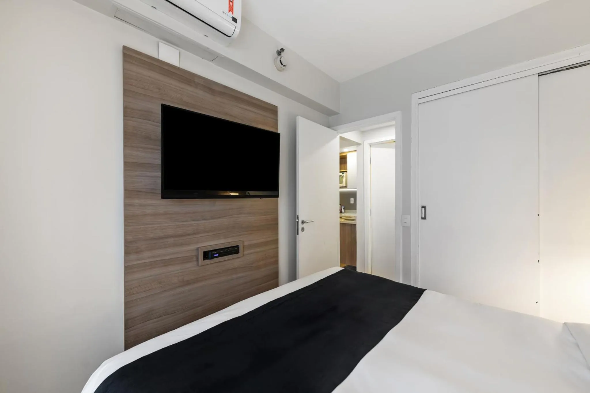 Bedroom, Bed in Staybridge Suites São Paulo by IHG