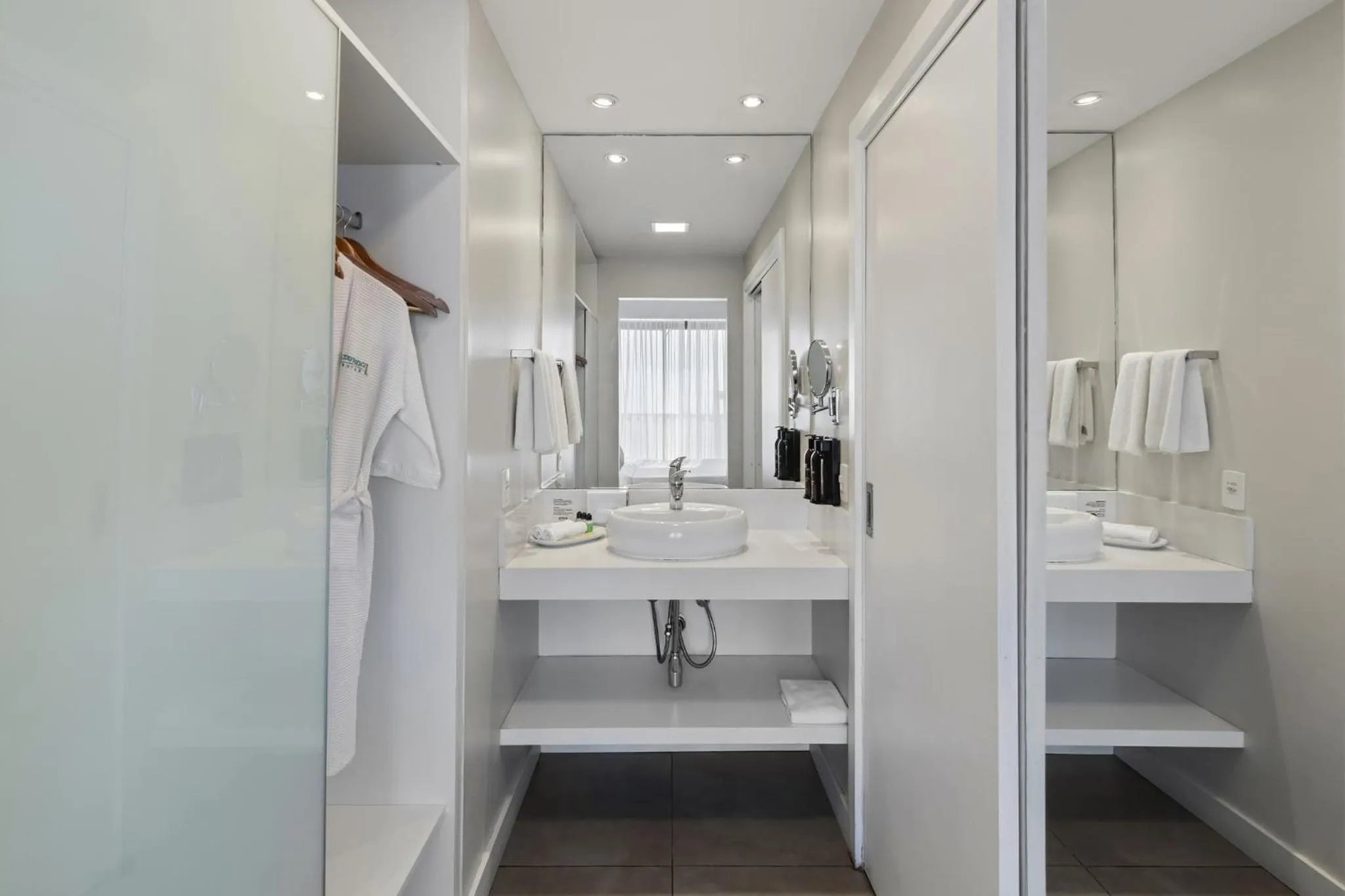 Bathroom in Staybridge Suites São Paulo by IHG
