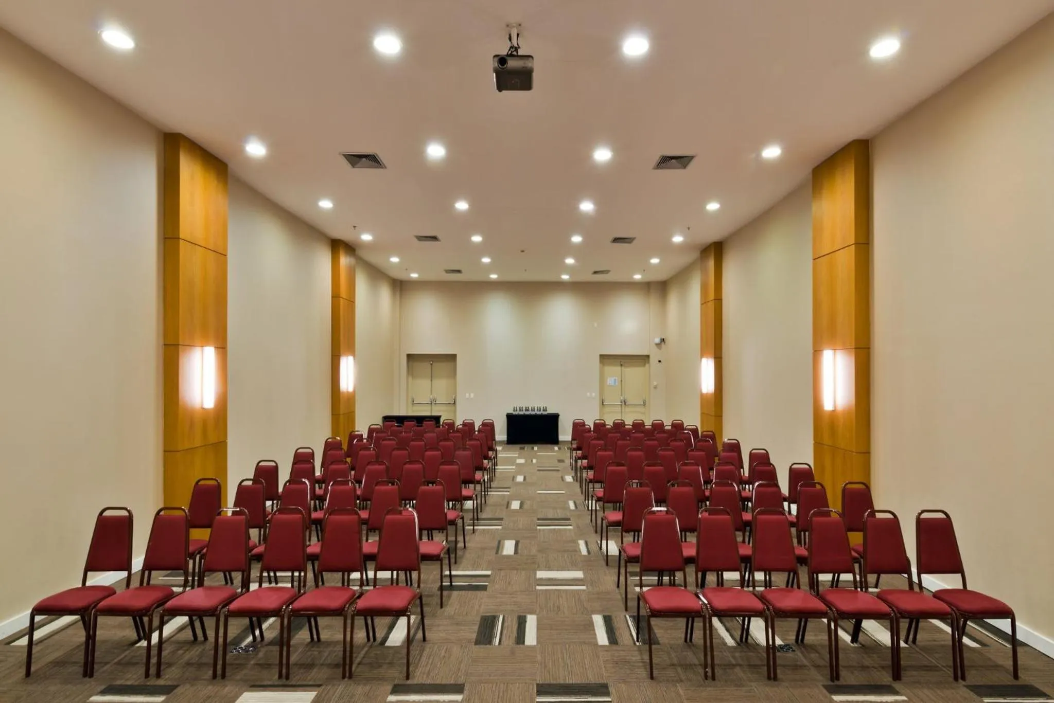 Meeting/conference room in Staybridge Suites São Paulo by IHG