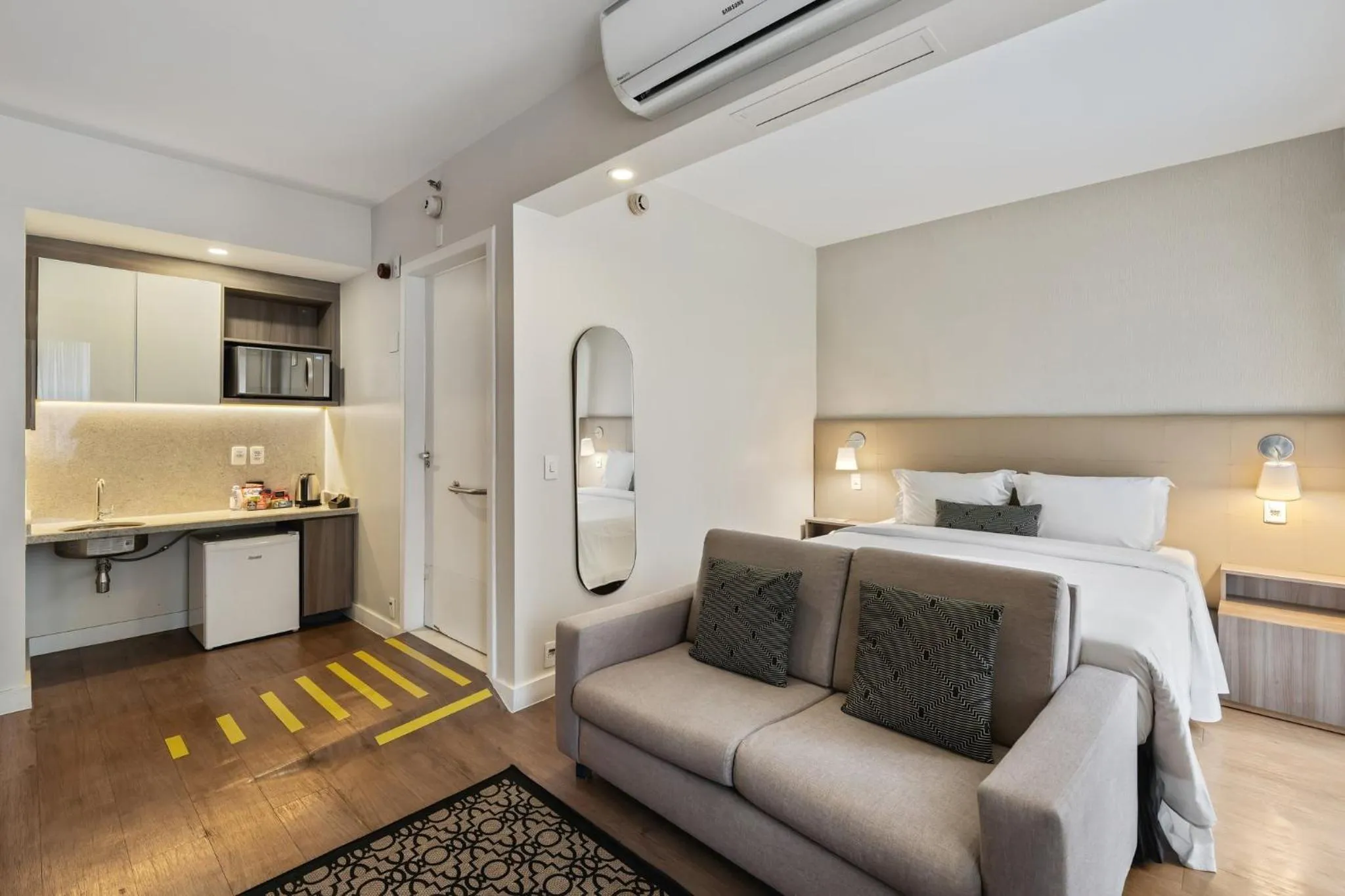 Photo of the whole room, Bed in Staybridge Suites São Paulo by IHG