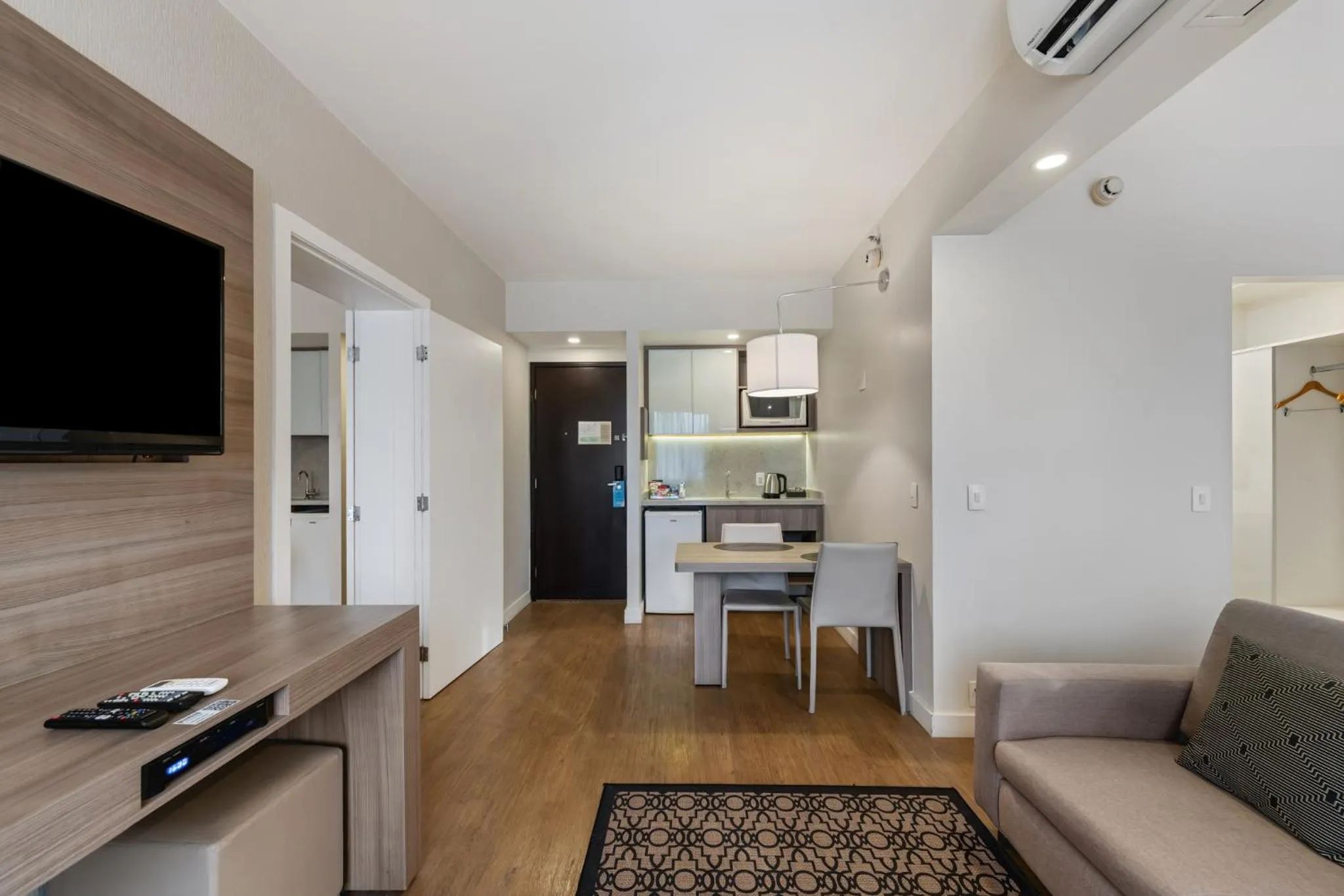 Photo of the whole room in Staybridge Suites São Paulo by IHG