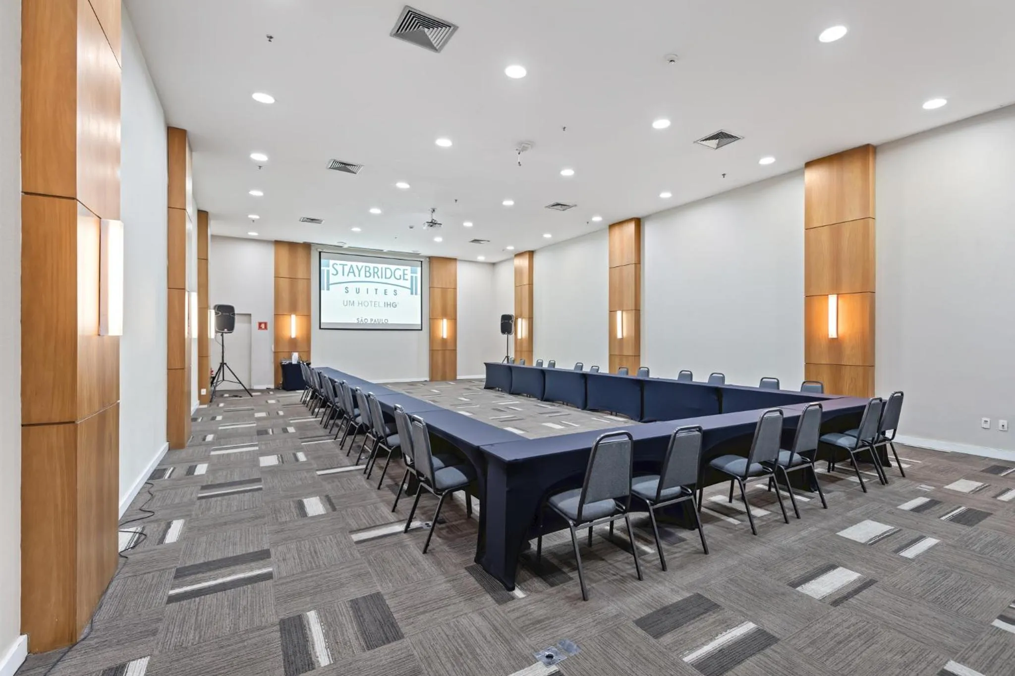 Meeting/conference room in Staybridge Suites São Paulo by IHG