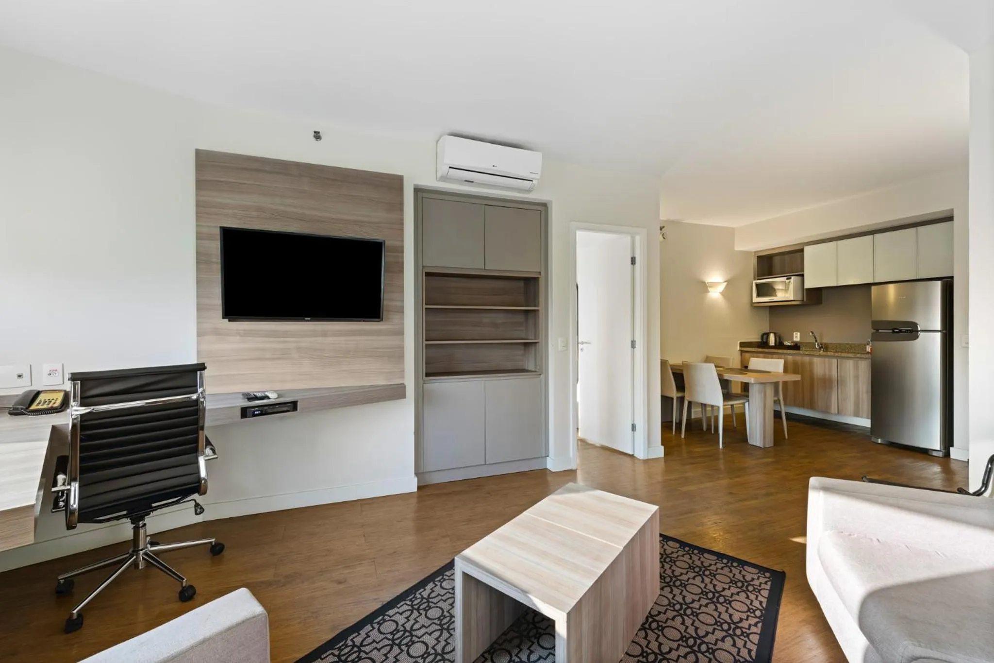 Living room in Staybridge Suites São Paulo by IHG