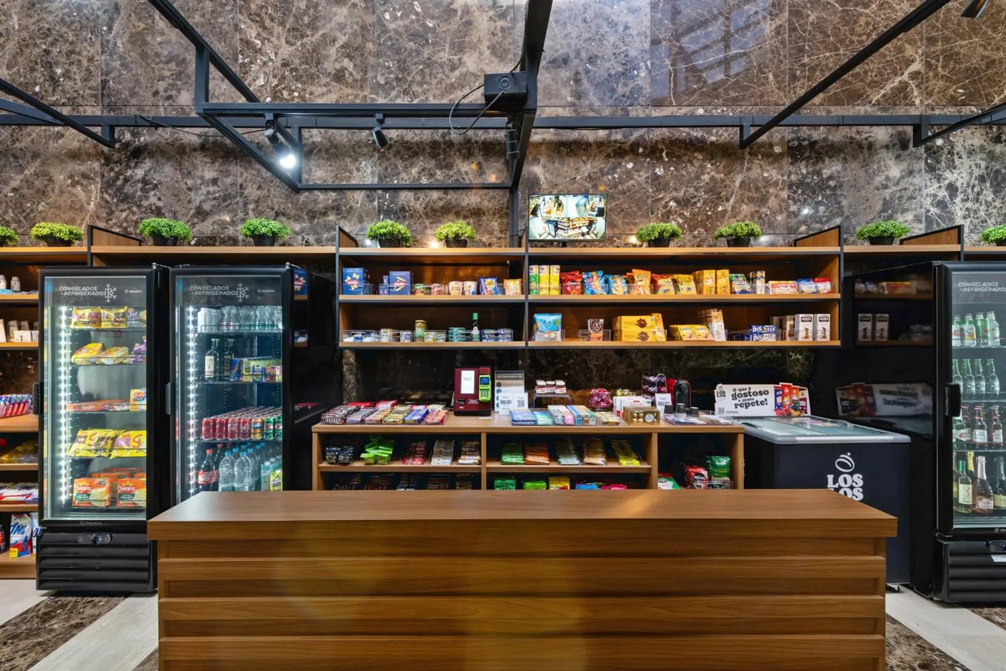 On-site shops in Staybridge Suites São Paulo by IHG