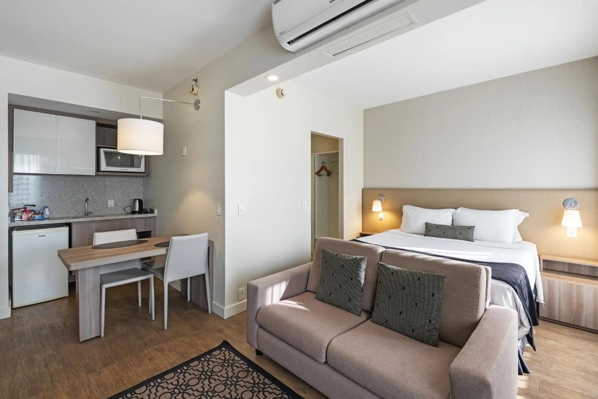 Photo of the whole room, Bed in Staybridge Suites São Paulo by IHG