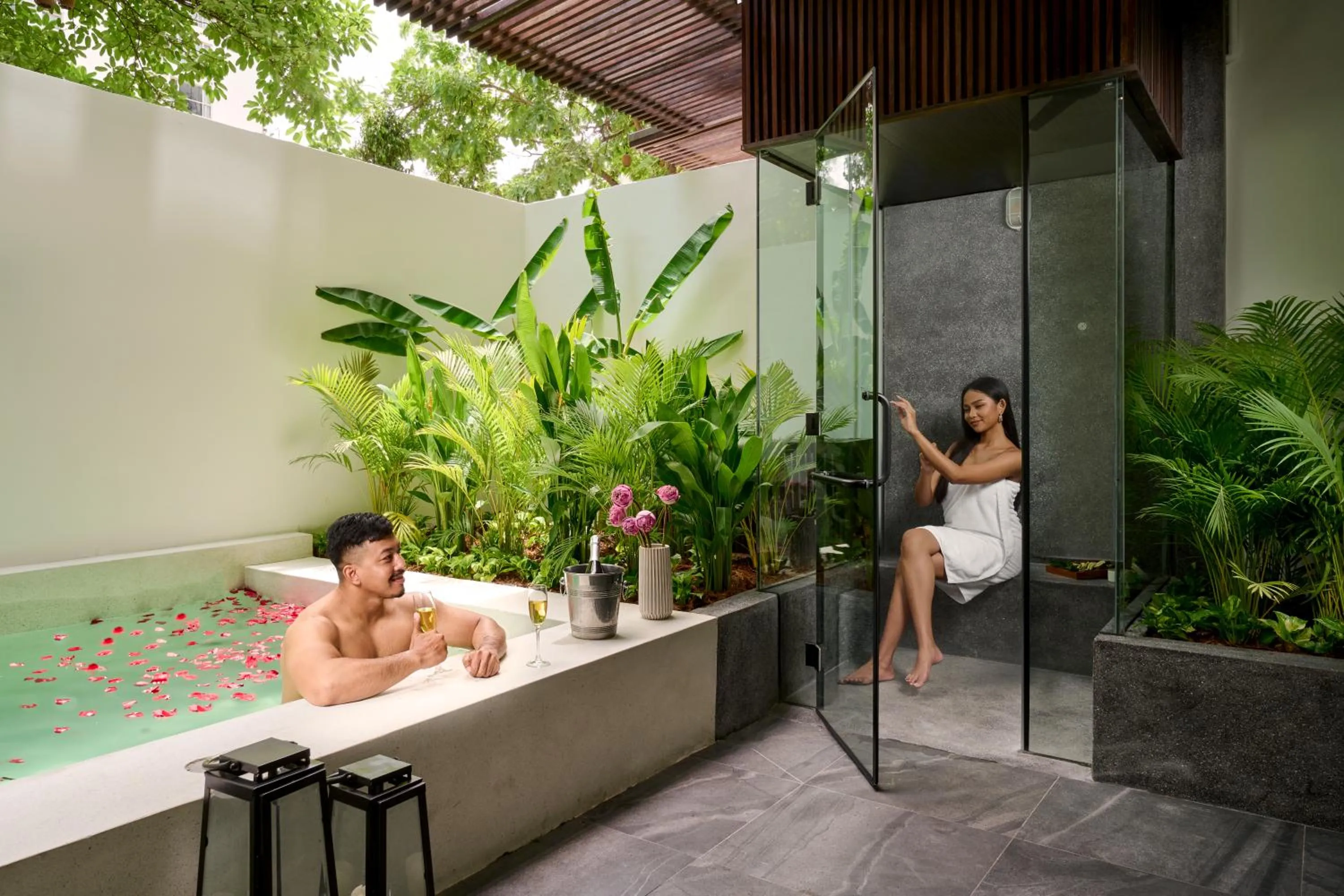 Steam room in Baitong Hotel & Resort Phnom Penh