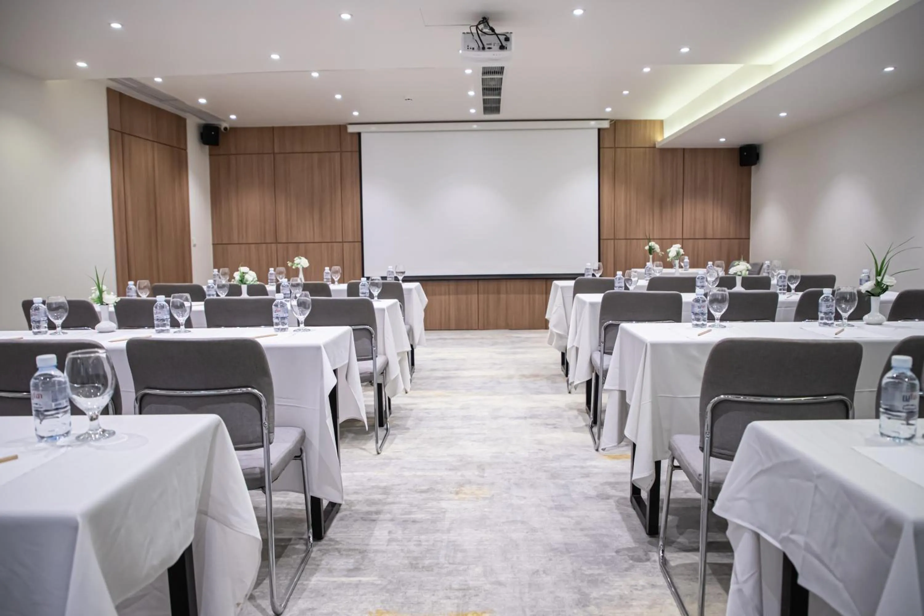 Meeting/conference room in Baitong Hotel & Resort Phnom Penh